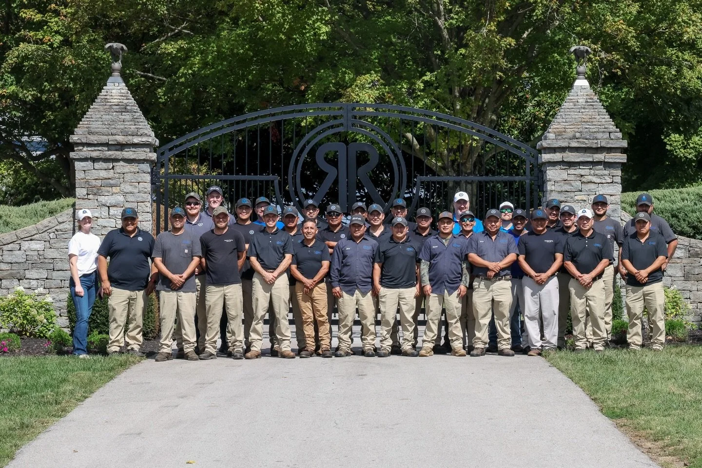 Happy Thanksgiving 🧡🦃
Today we are thankful for so much but especially our farm crew here in Midway, KY
Their dedication makes everything we do possible 🫶
Thank you to them, the horses, the trainers, jockeys, backstretch workers, exercise riders, 