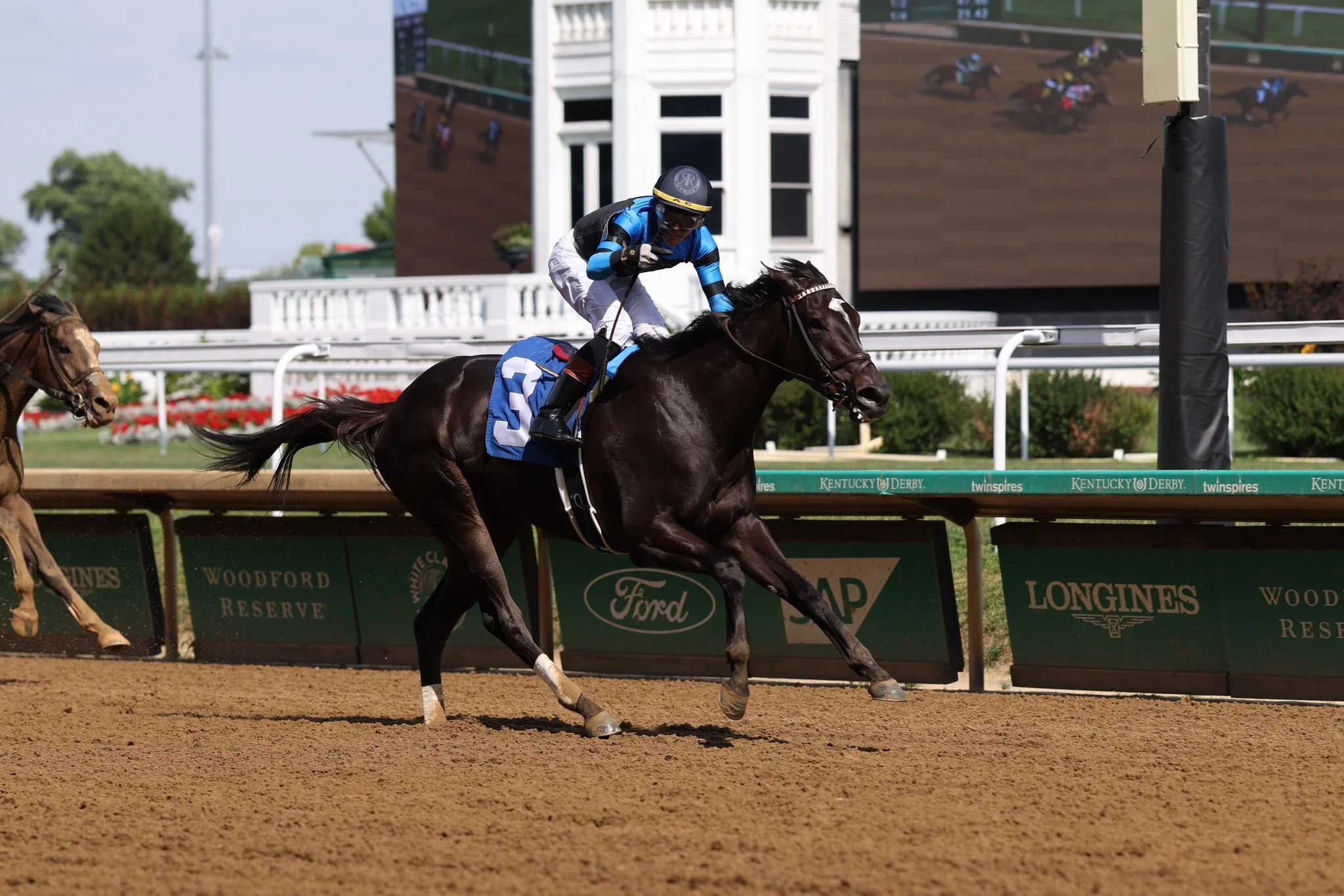 La Rascasse stays perfect in the Monomoy Girl Stakes