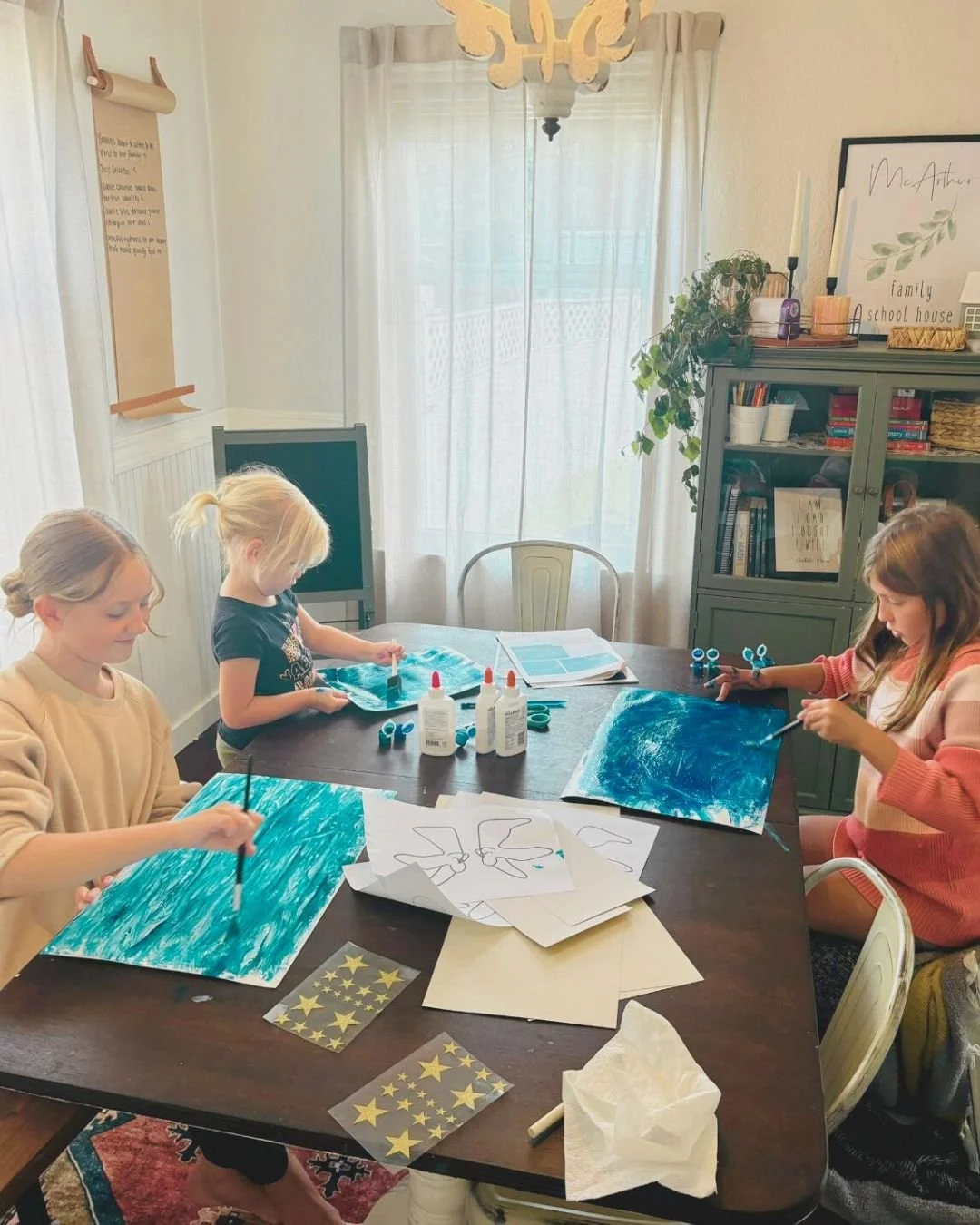 ❓ What is a homeschool hybrid?
Not quite homeschool. Not quite private school.
✨ Summit Paideia Academy is a parent-partnered homeschool hybrid where students attend three in-person days (M/W/F) and complete guided home learning the rest of the week.