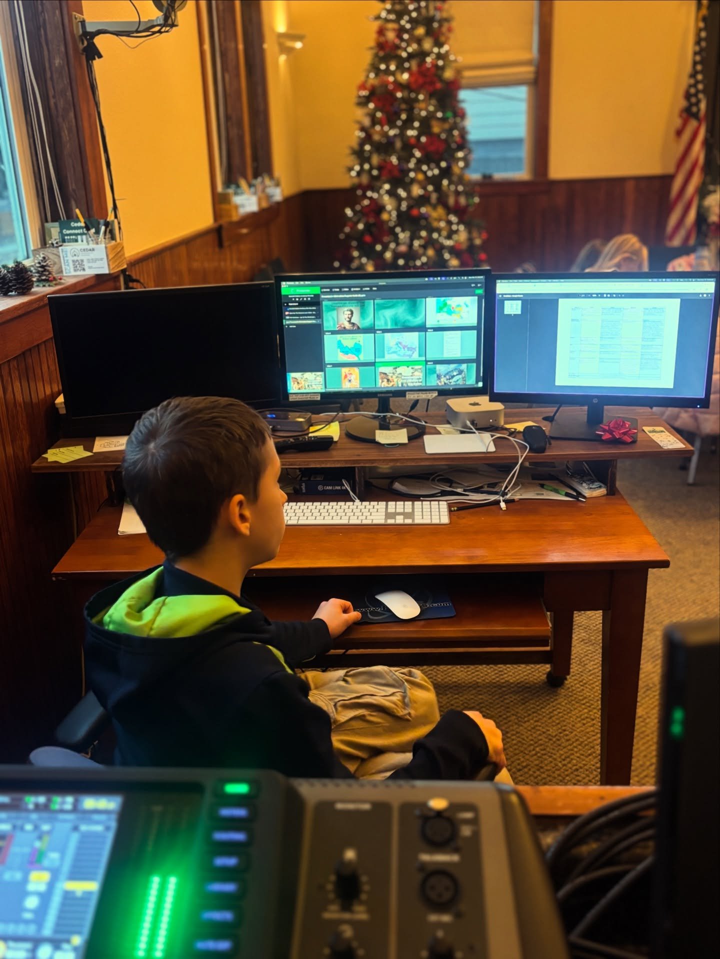Middle schoolers aren&rsquo;t &ldquo;too young&rdquo; for responsibility.
They&rsquo;re ready to lead. 🎛️🎥

Proud of this student running A/V independently after a quarter of training. This is how leaders are made.

#trainingdisciples #raisingleade