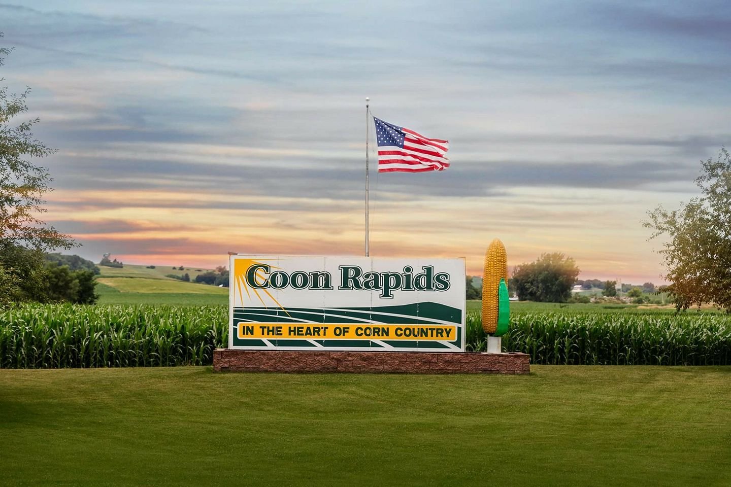 423265-1-largest-rotating-ear-of-corn.jpg
