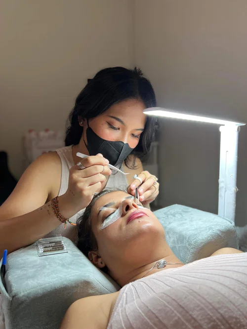 Ripsipidennykset Aura Beauty