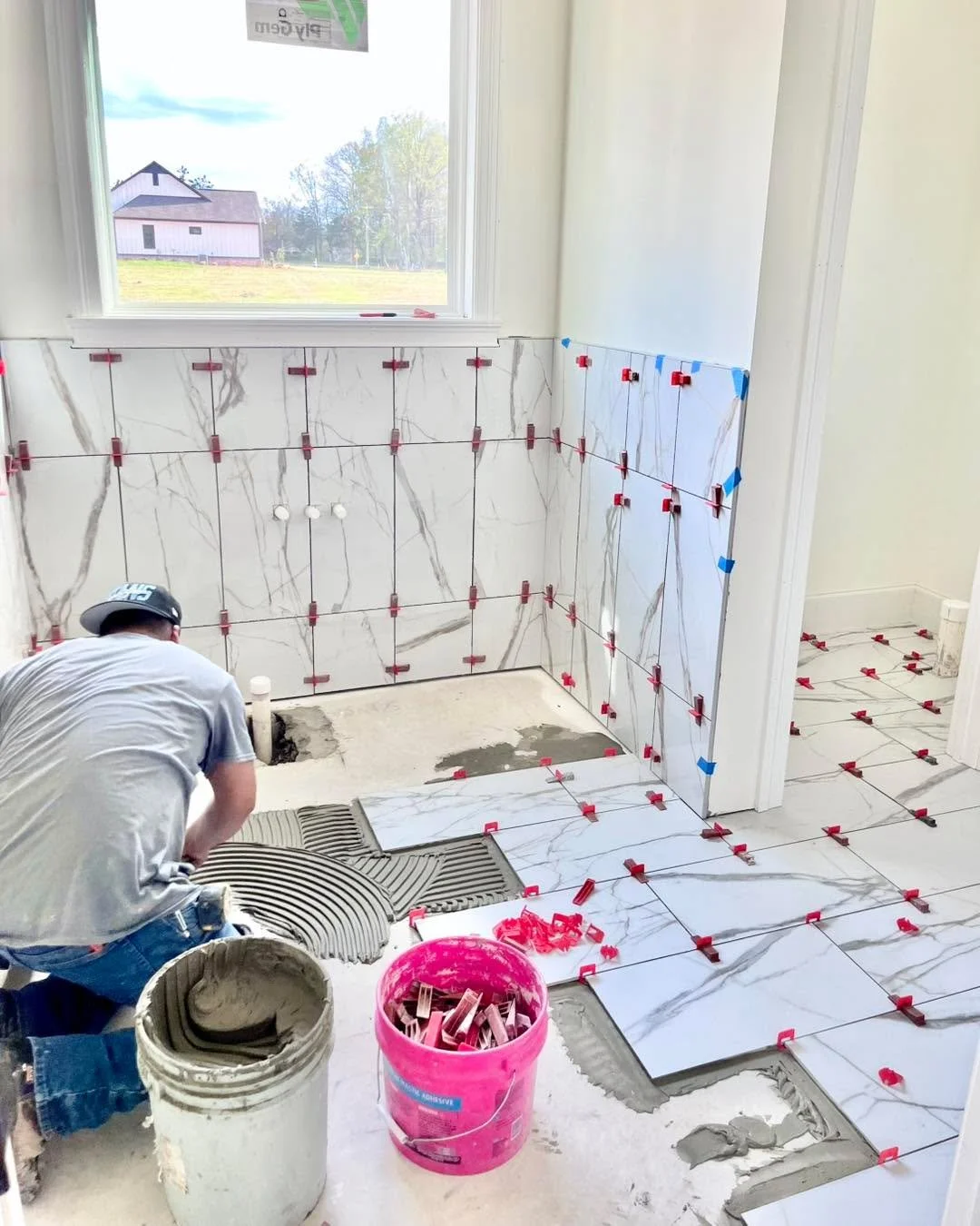 Progress is rolling in at Double Gate! 🏡✨

Brickwork is going up beautifully at Lot 11 and behind the scenes, the electrical and plumbing are underway!🧱

Lot 14&rsquo;s Interior work is moving fast with tile flooring and stunning shower installatio