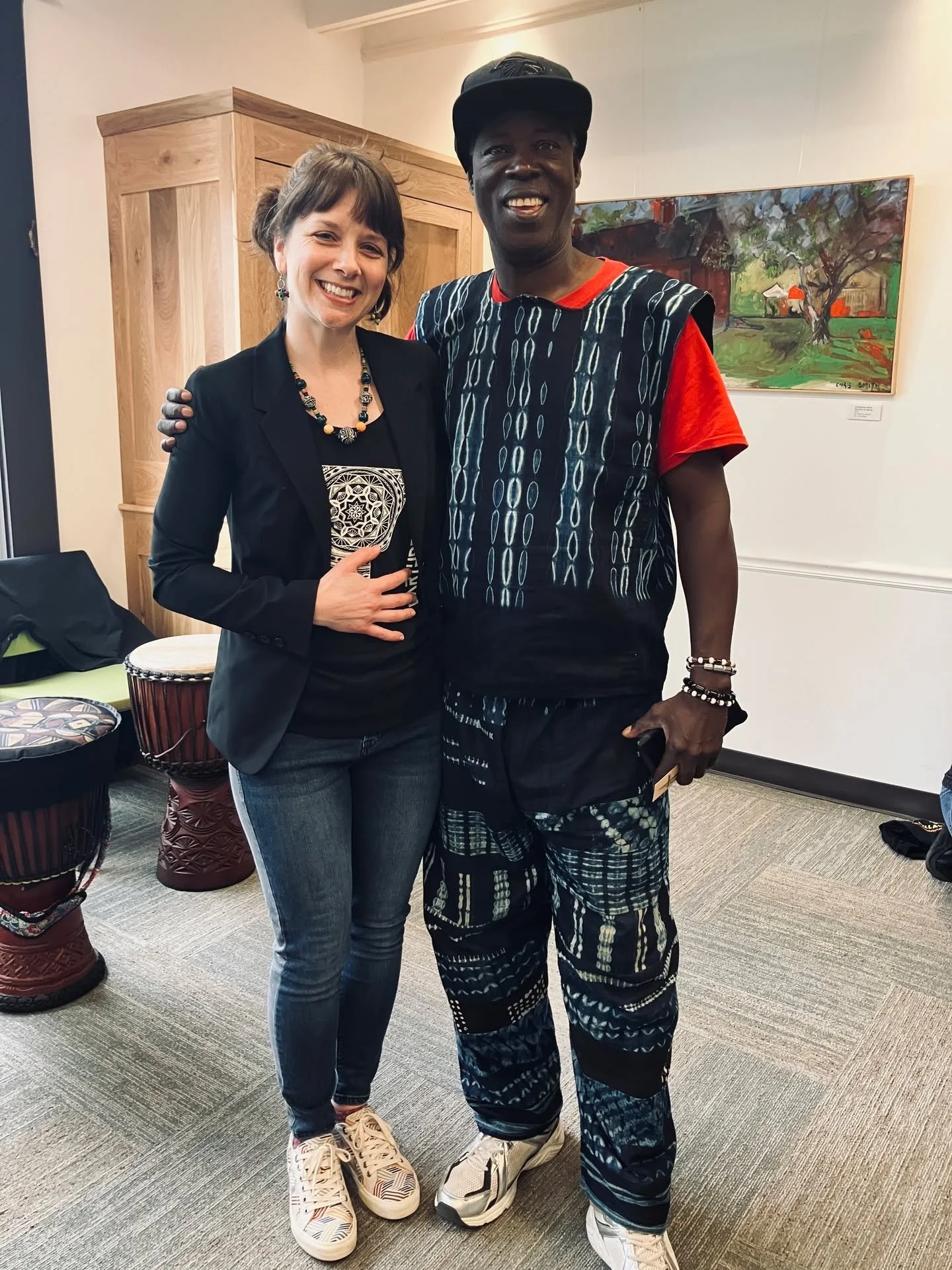 Stay present and cherish every moment.

@conde.bolokada 

Love Chelsie

#earthbeatmusic #earthbeatmusicny #bolokadacondedjembefola #djembefola #djembe #dundunsongbankenkeni #djembelove #guineawestafrica #morowaya #drummingbuildscommunity #drummingbui