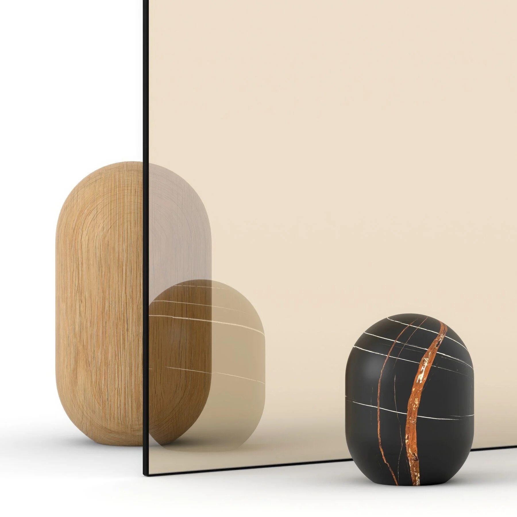 Getönte Rauchglasfläche mit dezenten Spiegelungen und dekorativen Objekten als elegantes Materialelement im modernen Interior Design.
