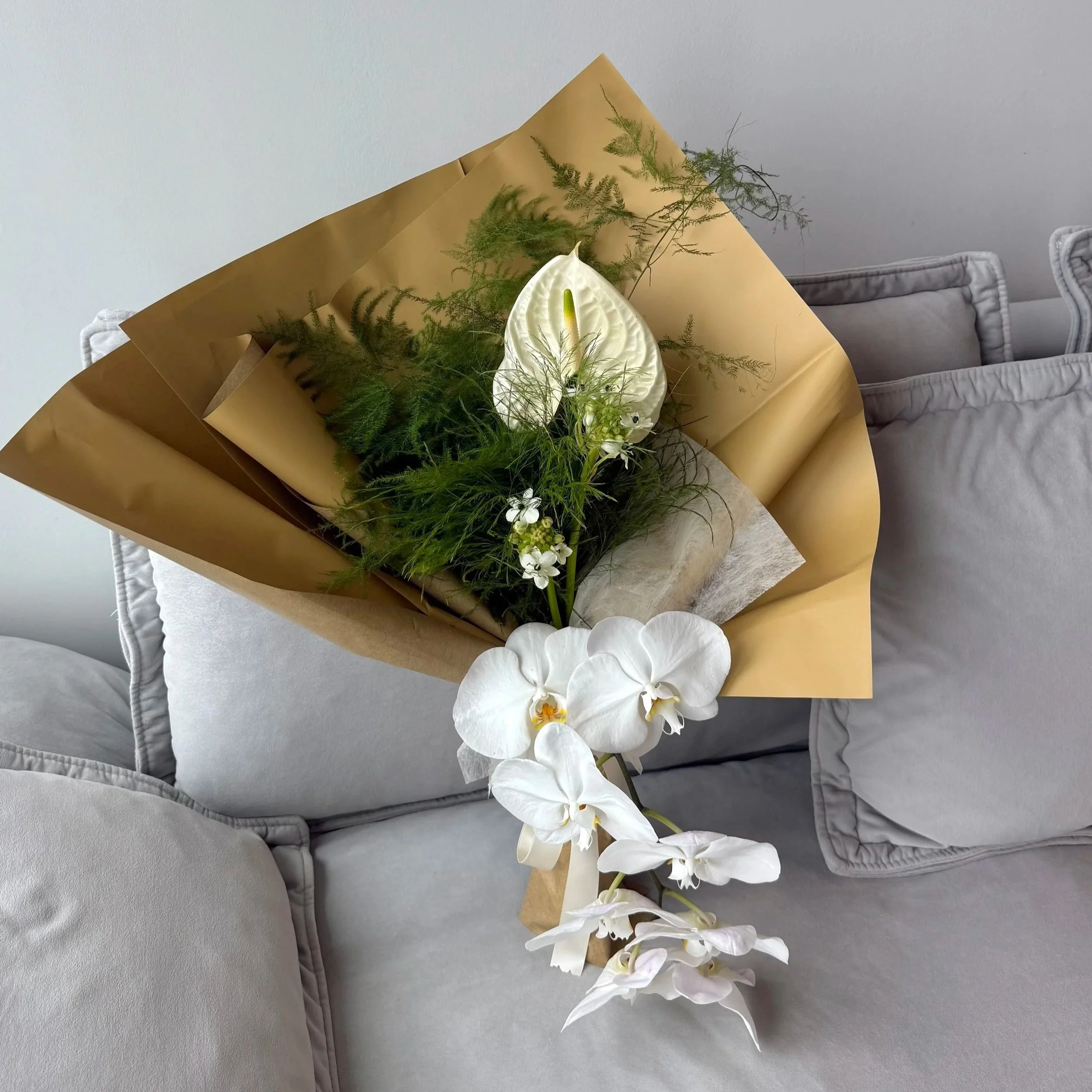 Quiet Confidence
Calm whites and deep greens for the ones who don’t need to speak loudly to be heard.