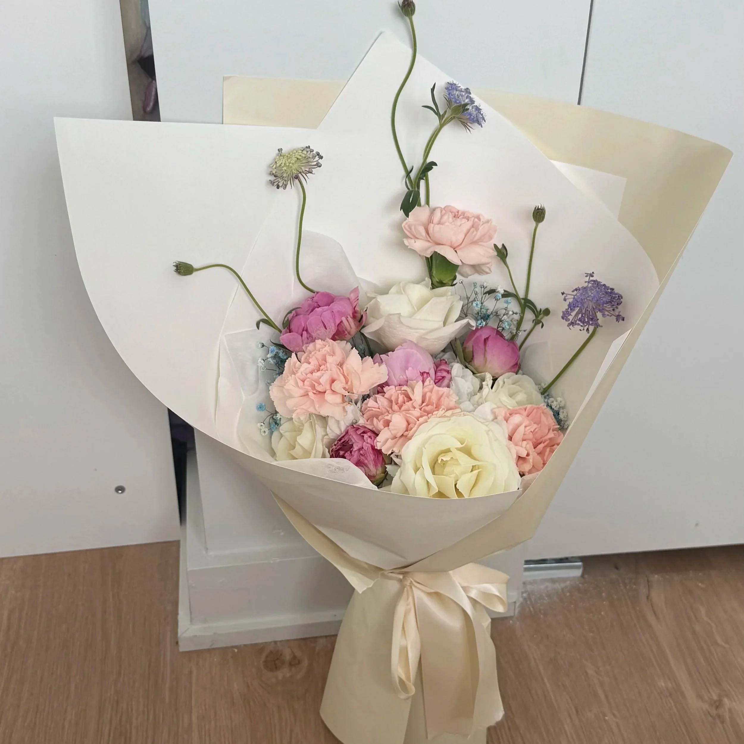 Pastel Daydream
Light as a breeze, made for wandering thoughts, slow playlists, and easy Sunday mornings.