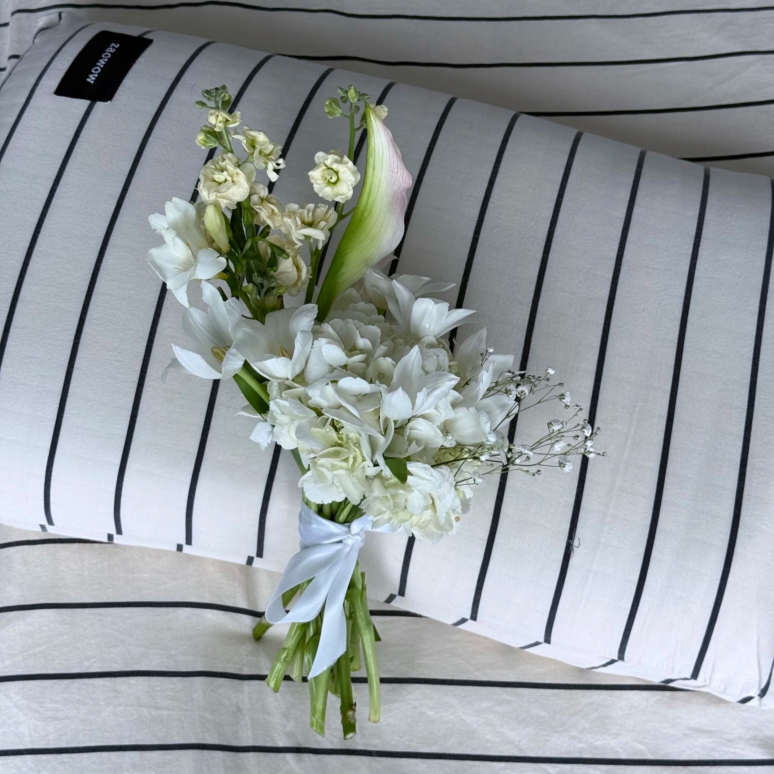 White Silence
Clean lines and soft whites for quiet rooms, fresh sheets, and a mind that finally feels clear.