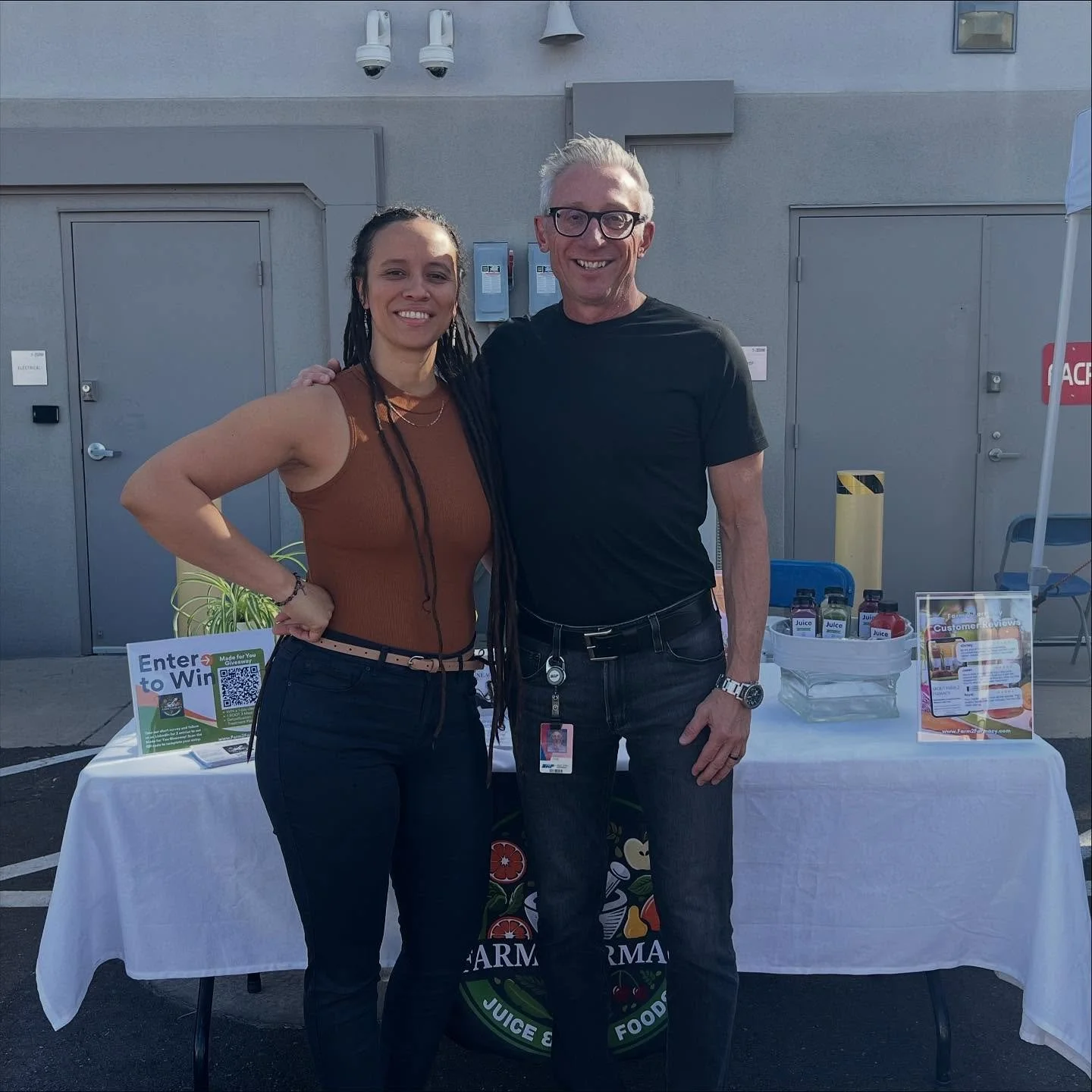 Farm 2 Farmacy at @srpconnect 🙌💯

We haven&rsquo;t done many events though being invited to the SRP quarterly employee market was a gift to our mission!! 

The opportunity to educate a piece of the corporate world on medically tailored meals, food 