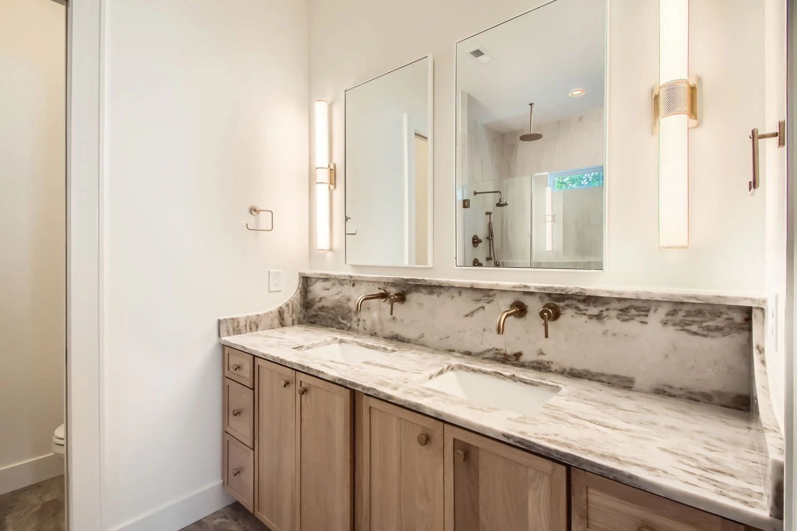 433B Croley Dr - Web Quality - 017 - 27 2nd Floor Primary Bathroom.jpg