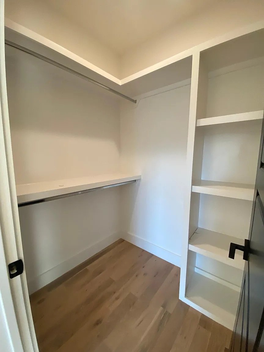 6460 bedroom 2 closet.jpeg