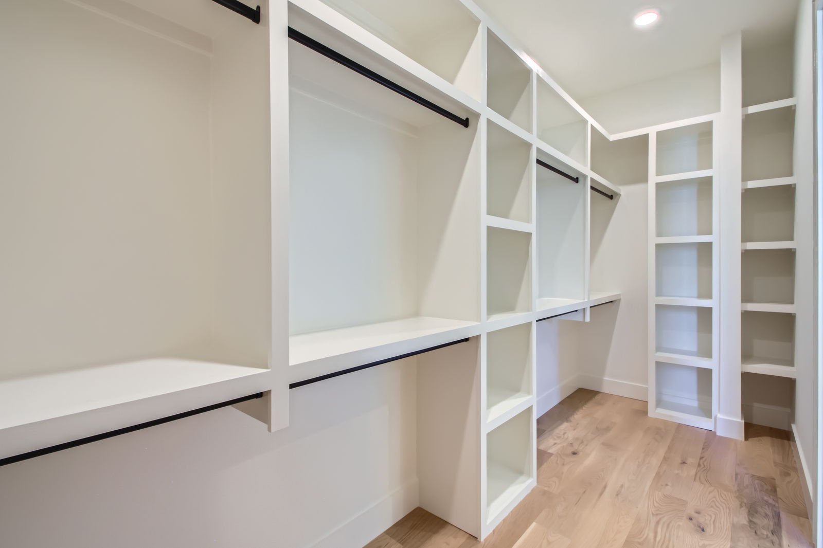433B Croley Dr - Web Quality - 021 - 34 2nd Floor Primary Bedroom Closet.jpg