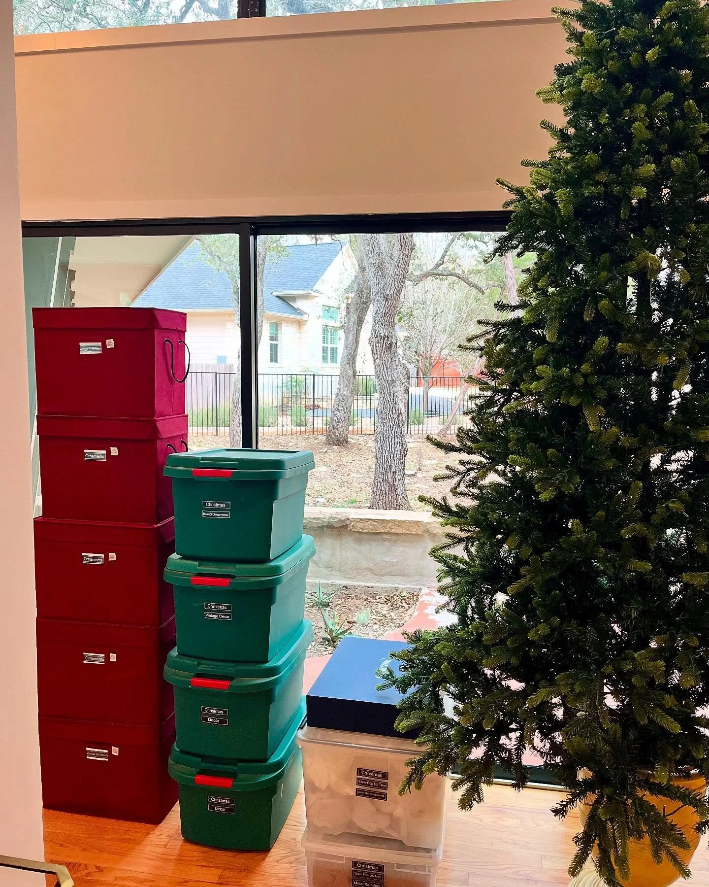 Holiday decor packed away and systems soon to be restored. ✔️⁣
⁣
If post-holiday clutter has you overwhelmed, we&rsquo;re here to help. Let&rsquo;s get your home back to calm, functional, and organized.⁣
⁣
📩 Message us to get started⁣
⁣
#professiona