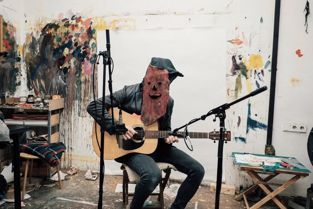 Christian Heidenbauer playing in Daniel Domig's studio