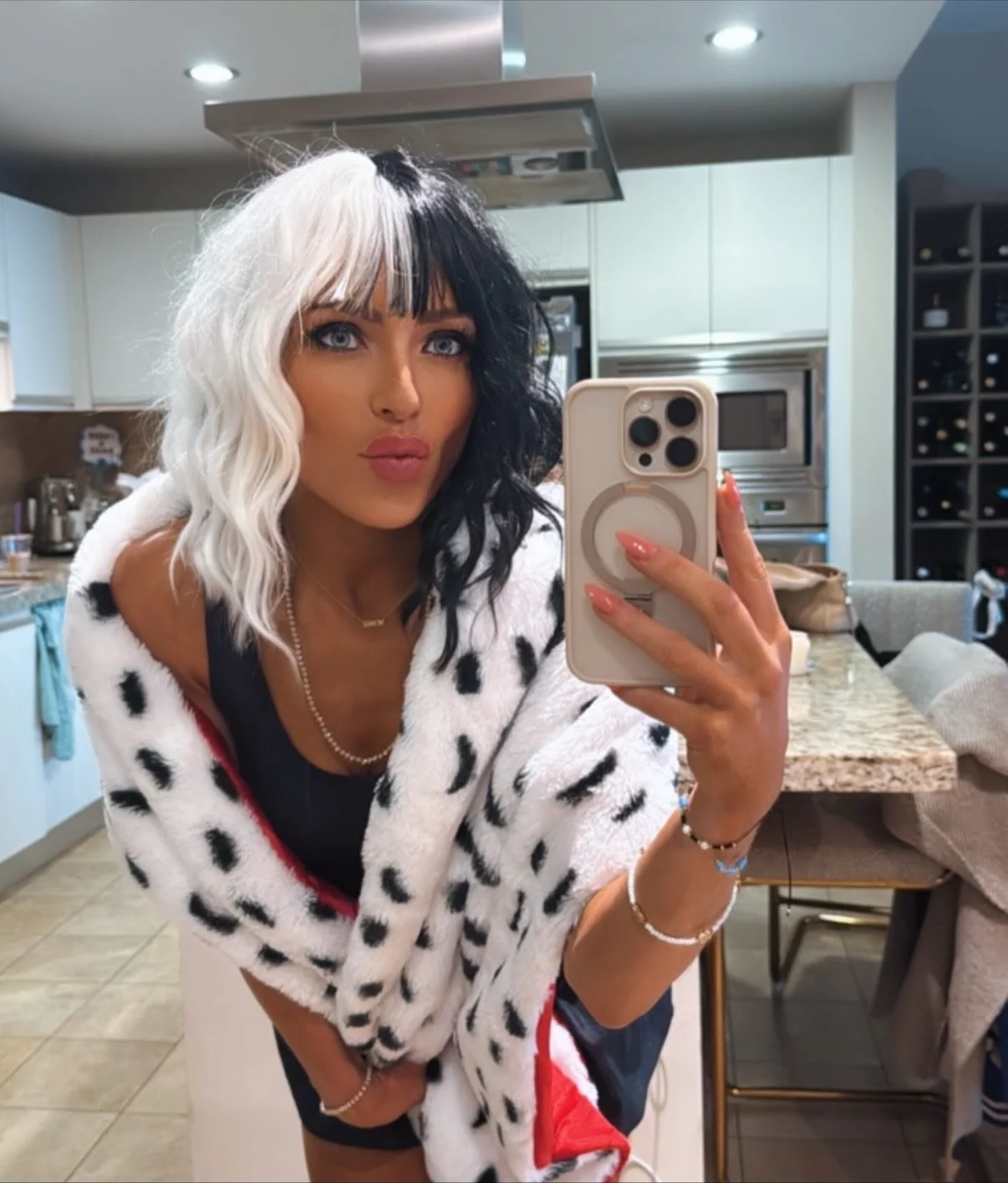 6 gigs later, a last minute cruella and dogs for days. 🫶❤️ #lettherebemusic