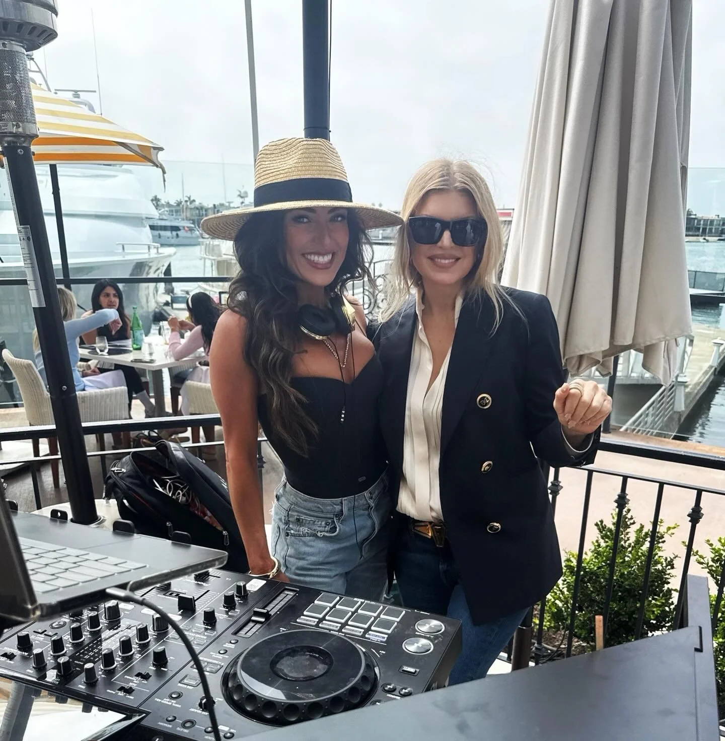 This is just not a normal occurrence  for this little lady from London Town 😌🫣 I am 💯 fan girling over somebody I&rsquo;ve listened to since my days as a teen- wanting to be in music. 🤩 so sweet !! 🤩🥰 #fergalicious #lettherebemusic #fergie