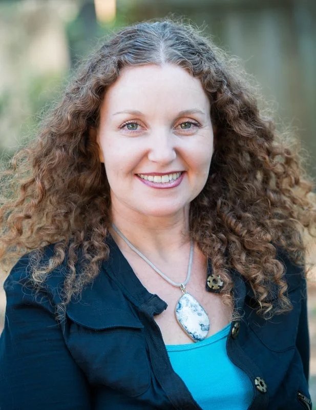 Gestalt therapy for individuals and couples in California with Yana Shekvkhod, MFT offering virtual and in-person therapy for relationships, anxiety, trauma, and personal growth.
