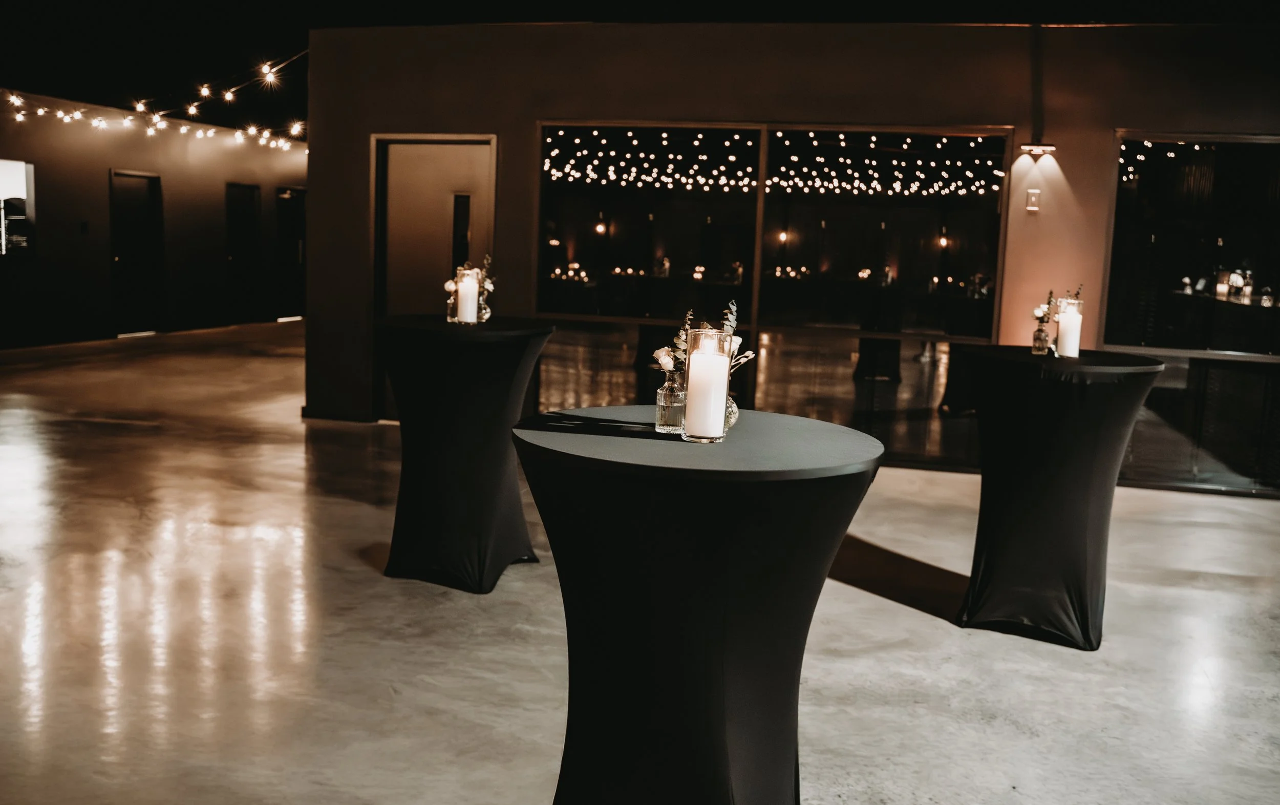 Venue901_MainRoom-wedding-reception-industrial-newark-ohio-dining-elegant-cocktail.jpeg