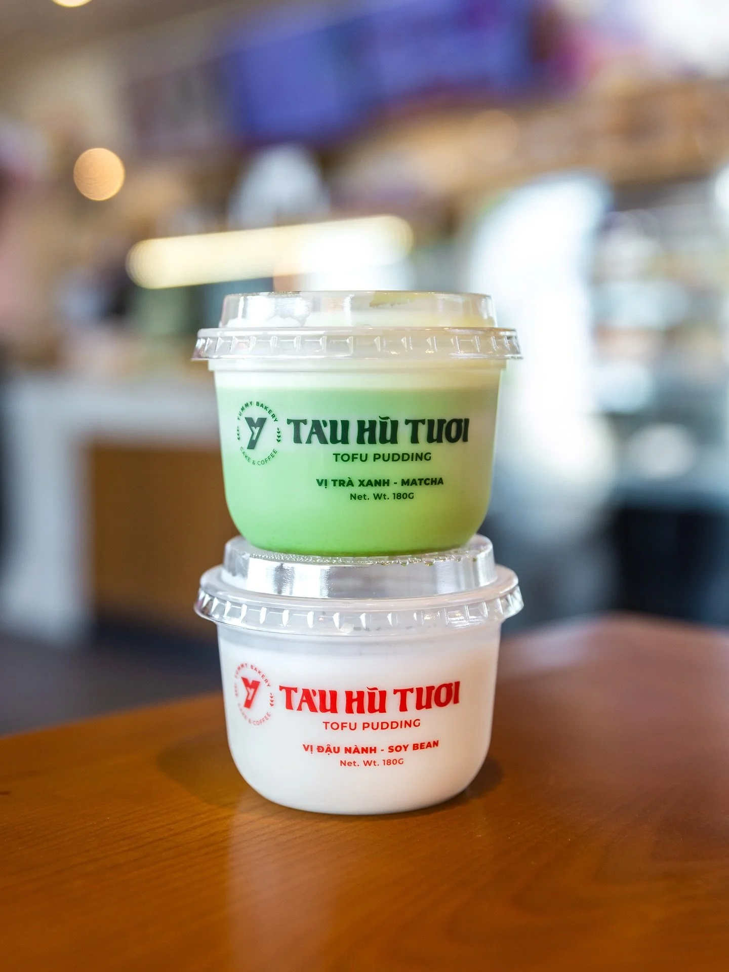 We&rsquo;re not saying tofu pudding makes everything better... but it kinda does 🤭 Grab yours FREE with any pho or b&ograve; kho on weekdays from 3&ndash;8PM! Only at Yummy Pho Fountain Valley 🥢

#ocfood #ocfoodie #orangecounty #bakery #pastries #s