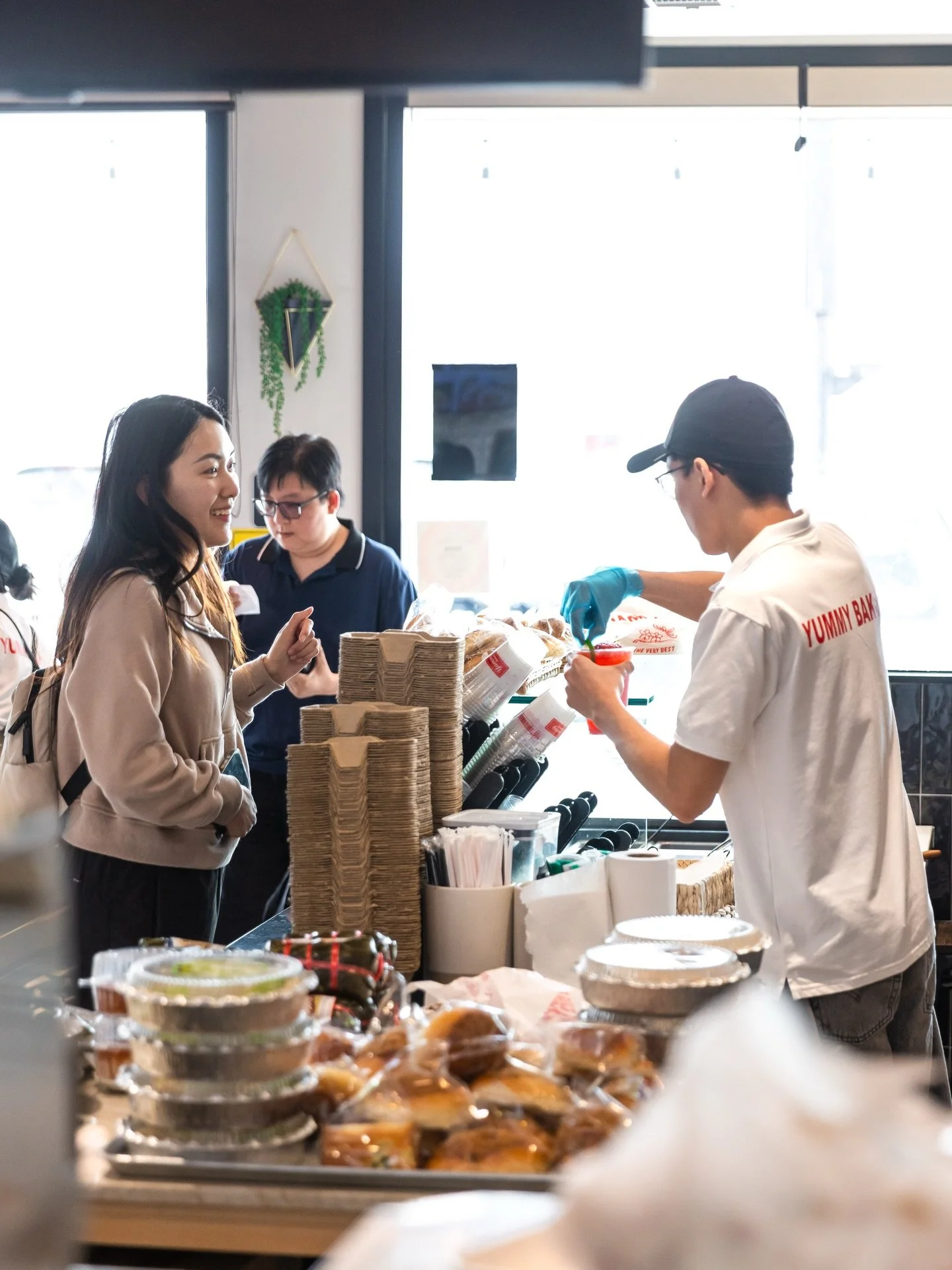 Best part of the day is seeing familiar faces at the counter. Thanks for stopping by 🤍

#ocfood #bakery #pastries #vietnamesedessert #vietnamese