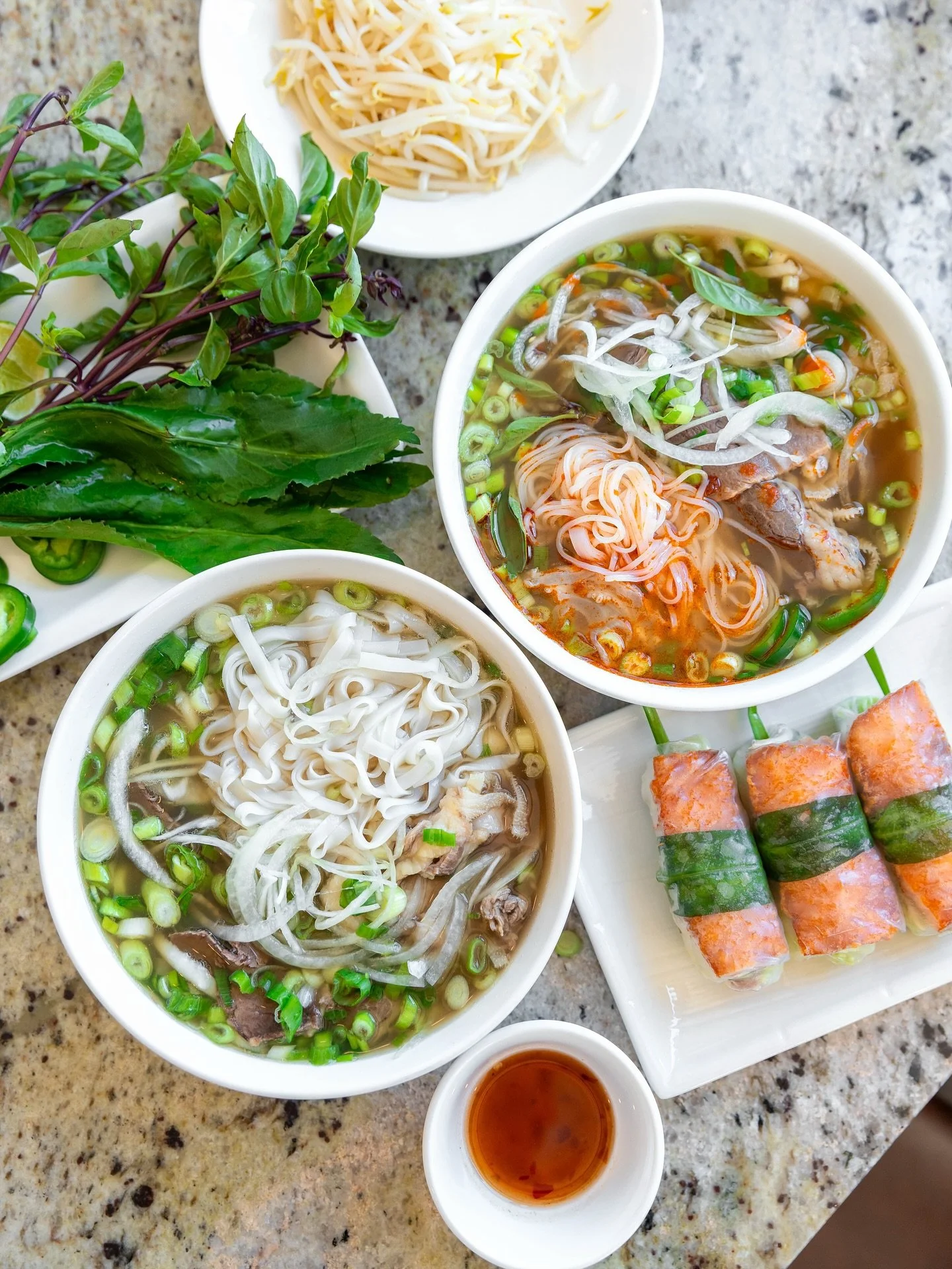 What are you grabbing first?
#ocfood #ocfoodie #orangecounty #pho #vietnamesefood #vietnamese #noodles #noodlepull