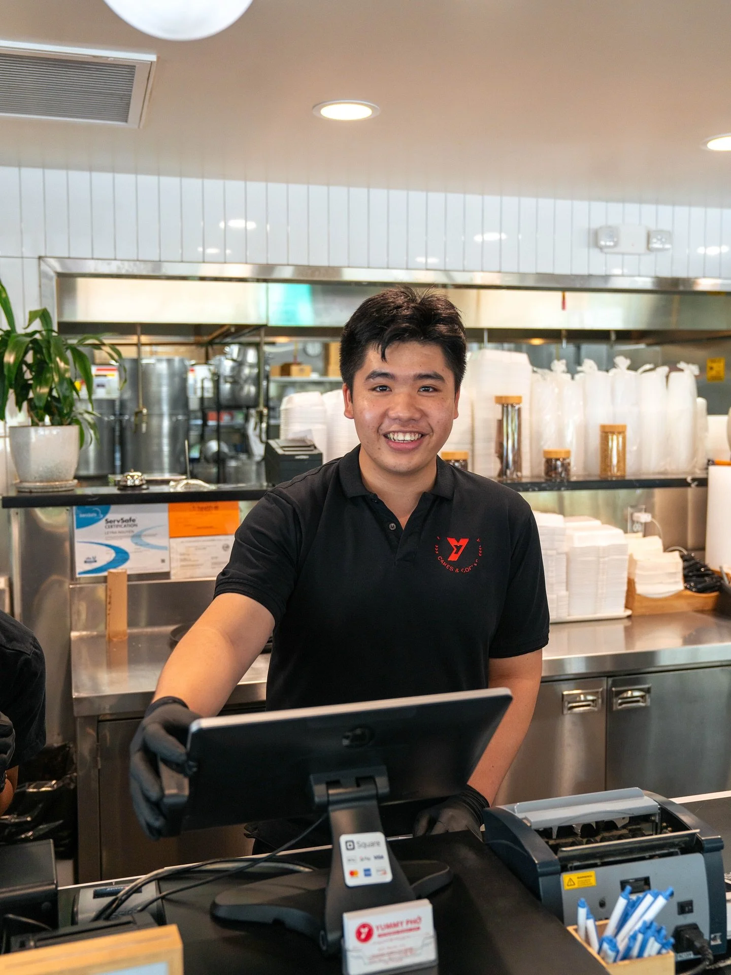 Great food, better service 🙌 Here to take your order and brighten your day. Come by and let us make your lunch break a little brighter 🌟
#ocfood #ocfoodie #orangecounty #pho #vietnamesefood #vietnamese #noodles #noodlepull