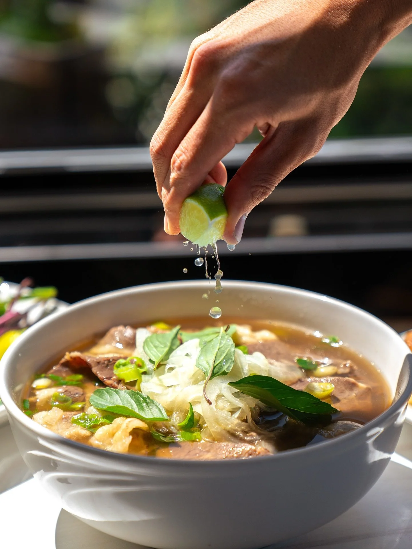 The lime&rsquo;s not the only thing you&rsquo;re getting extra 🍋🍮 Buy any bowl of soup and enjoy a free tofu pudding now through the end of December&mdash;weekdays only, 3&ndash;8 p.m.

#ocfood #ocfoodie #orangecounty #pho #vietnamesefood #vietname