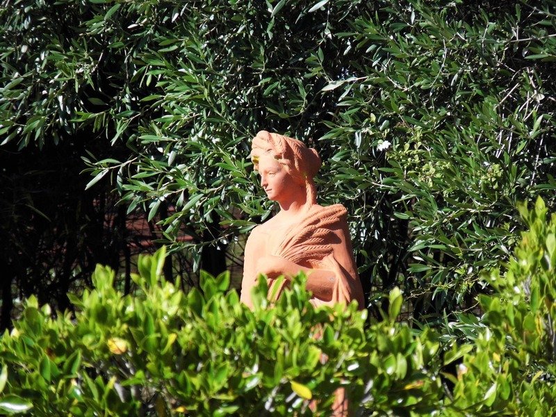statue.jpg
