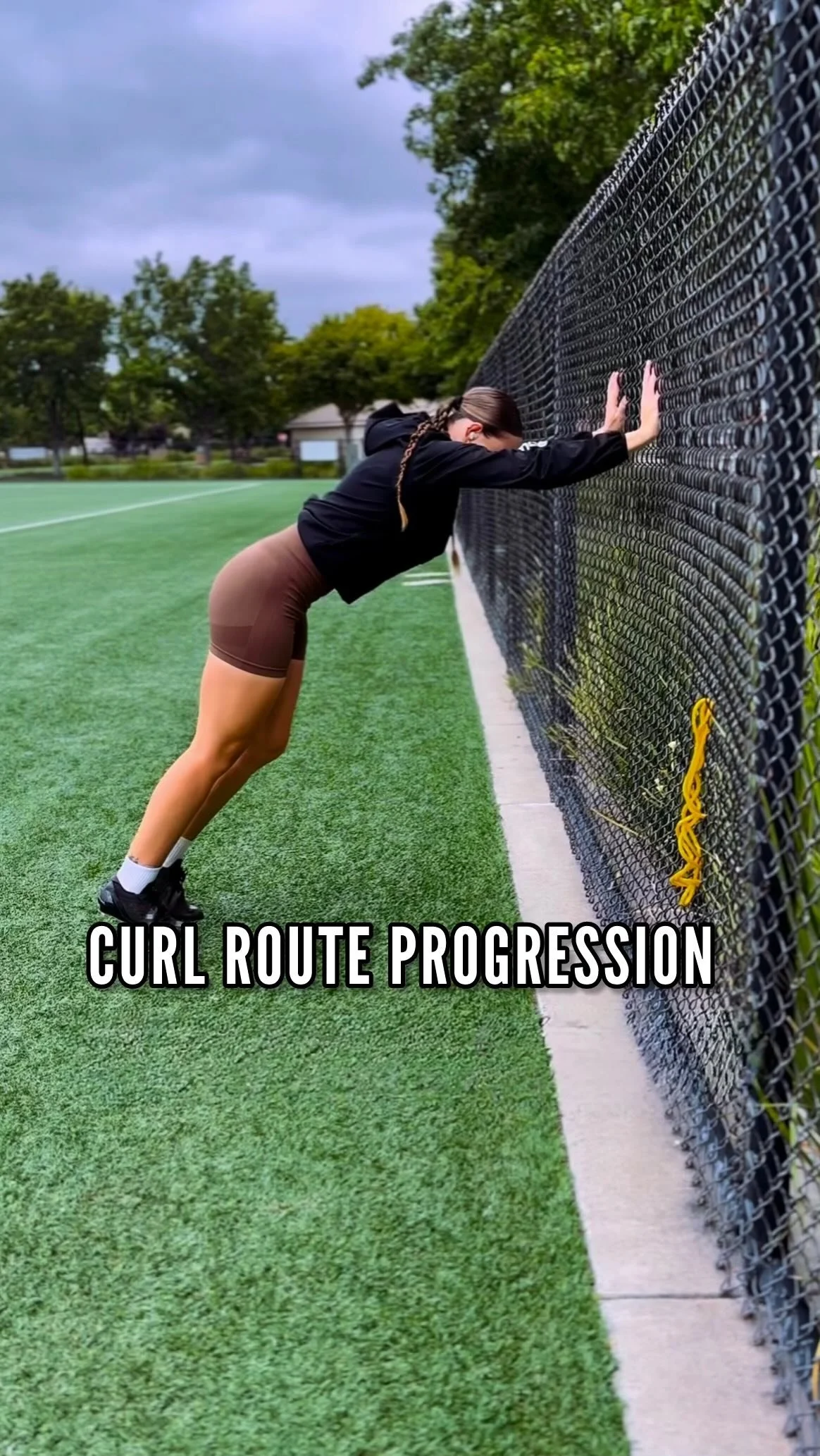 Controlled Drop ➝ Sharp Curl🔒🏈
Control the drop, attack the break🔥
#FlagFootball #flaglab #GirlsFlagFootball #FootballTraining #footwork #curlroute