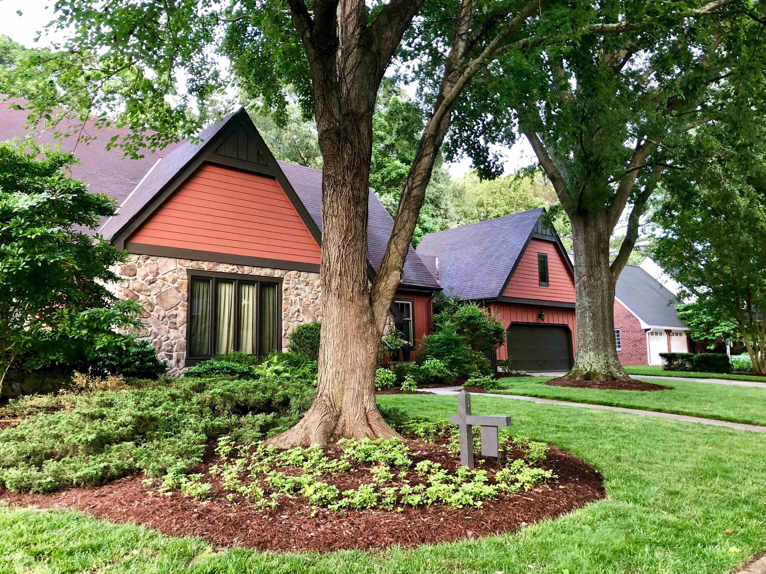 beautiful-neighborhood-stone-facade-house-with-wel-2025-01-16-11-17-30-utc_2_11zon.jpg