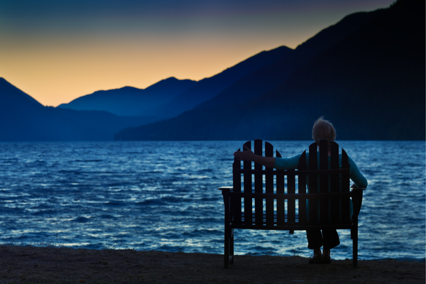 What to Expect Emotionally in the First Weeks of Widowhood