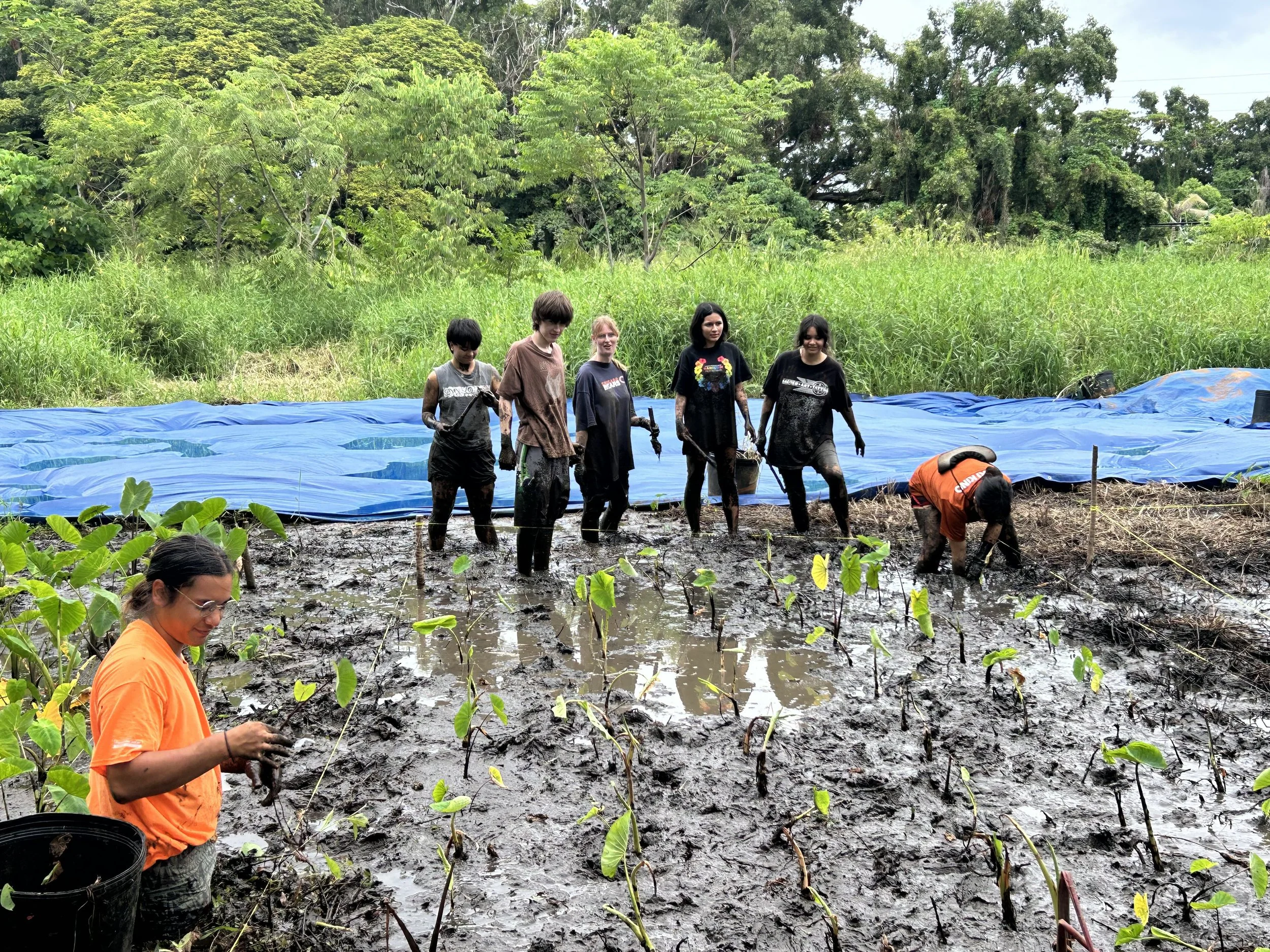 Group - Kua Wide Shot (Kua Volunteers2).JPG