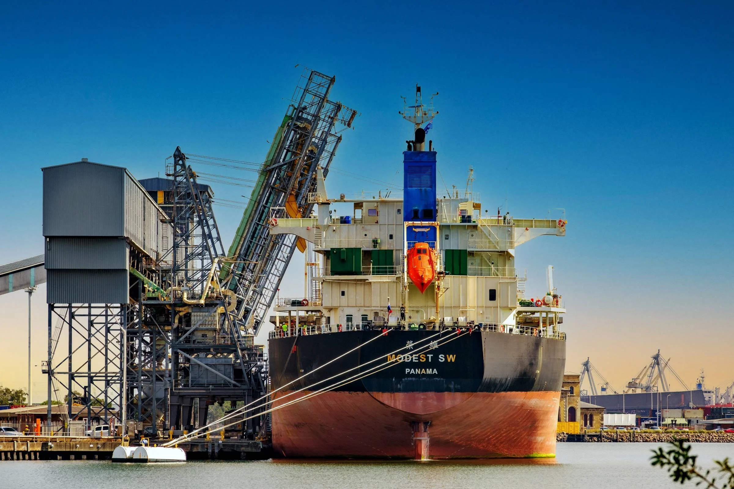 graincorp-carrington-port-grain-ship-loading-01.jpg
