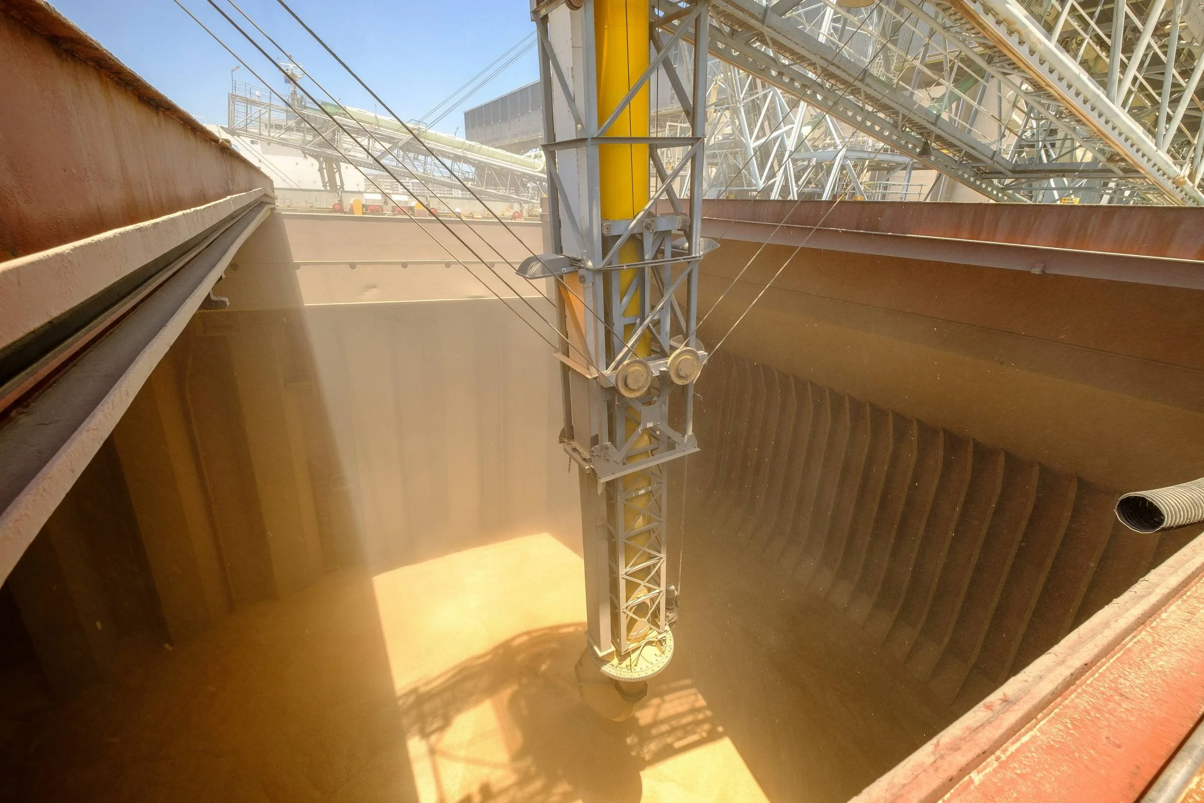 graincorp-grain-hold-loading-operations-11.jpg