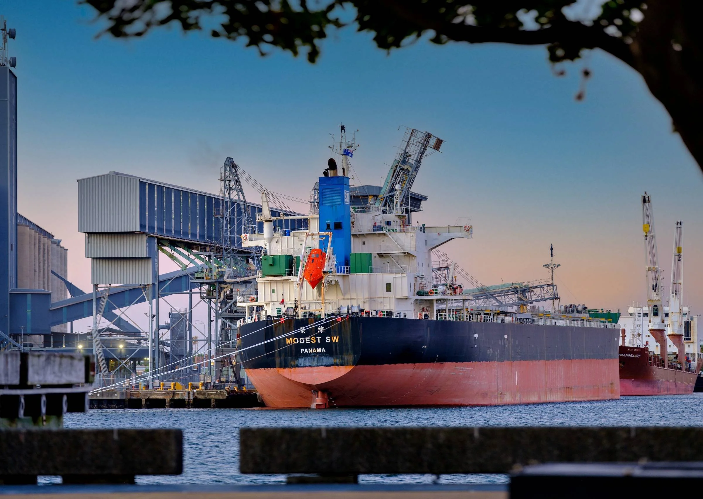 graincorp-vessel-loading-carrington-port-17.jpg