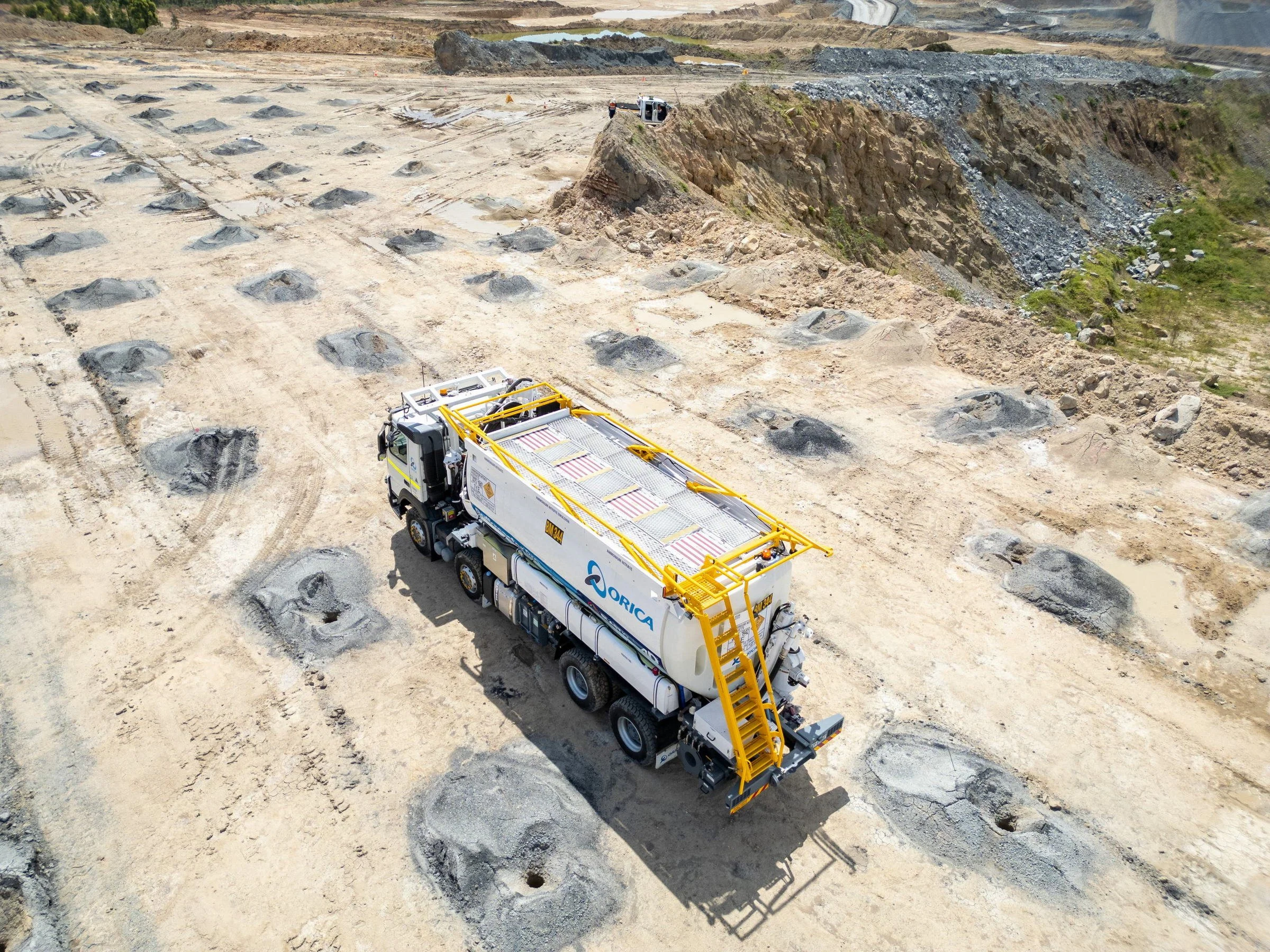 orica-aerial-mine-site-vehicle-operations-20.jpg