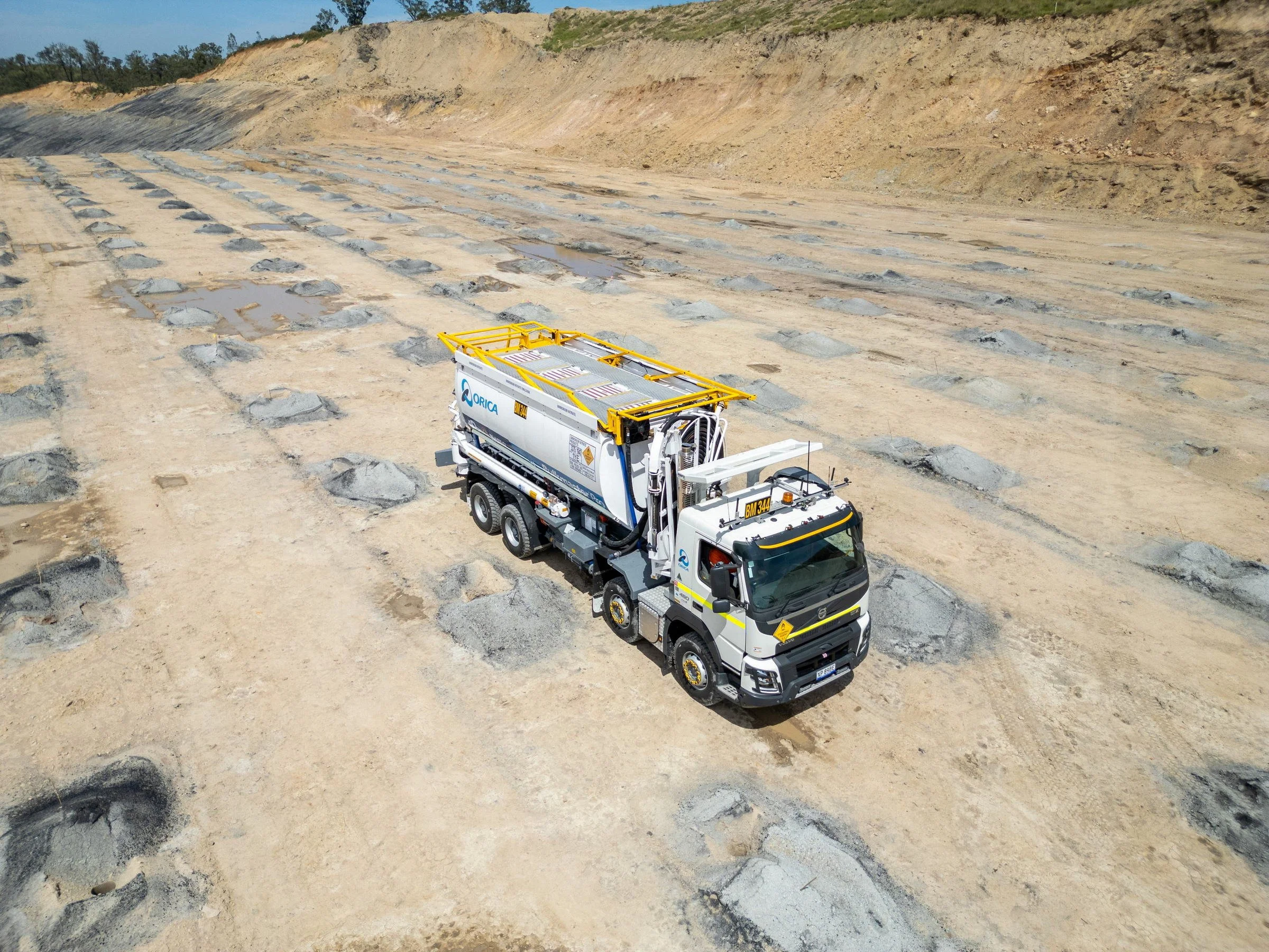 orica-bulk-delivery-vehicle-aerial-mine-site-19.jpg