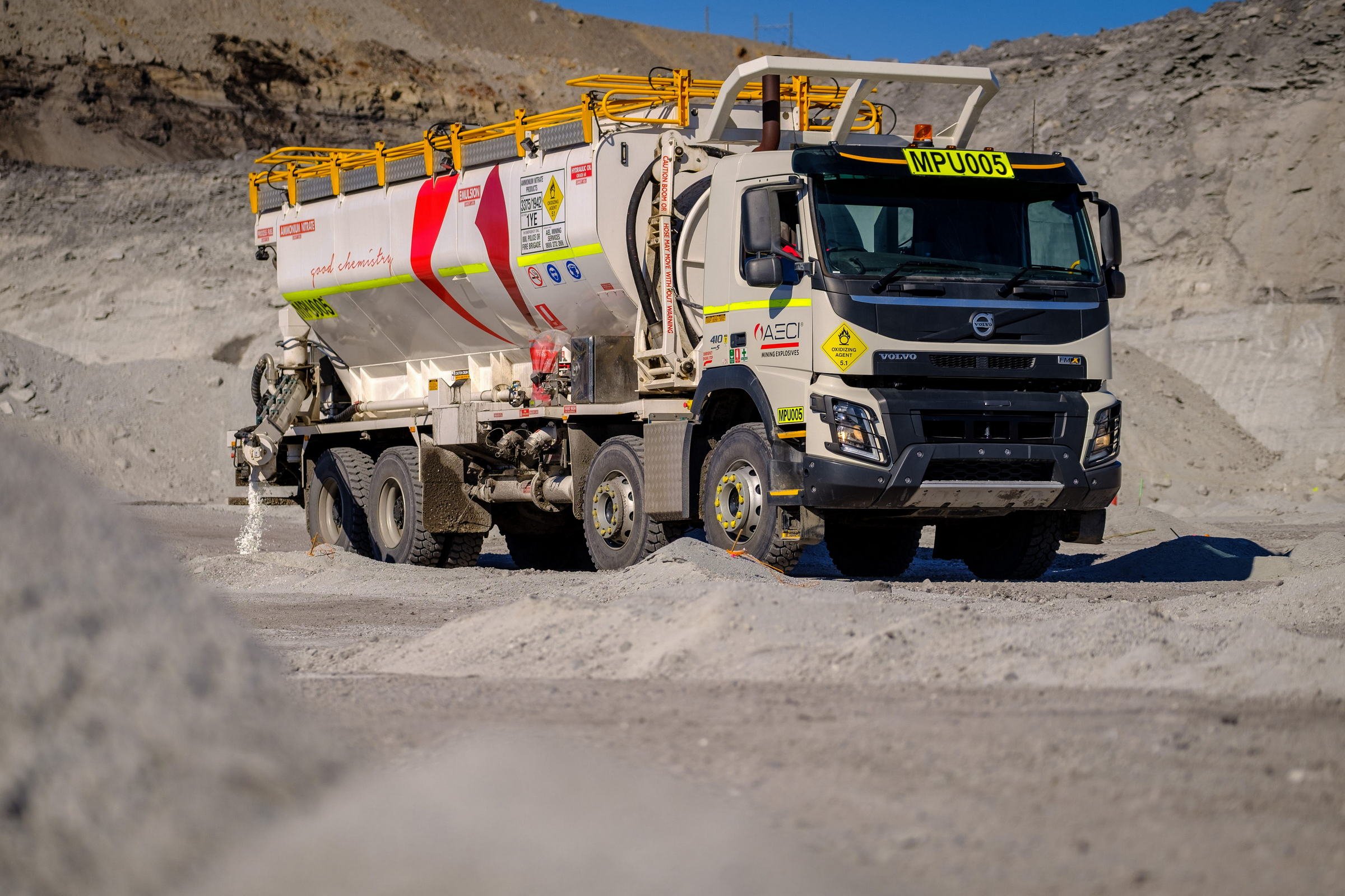 aeci-bulk-delivery-vehicle-mine-road-20.jpg