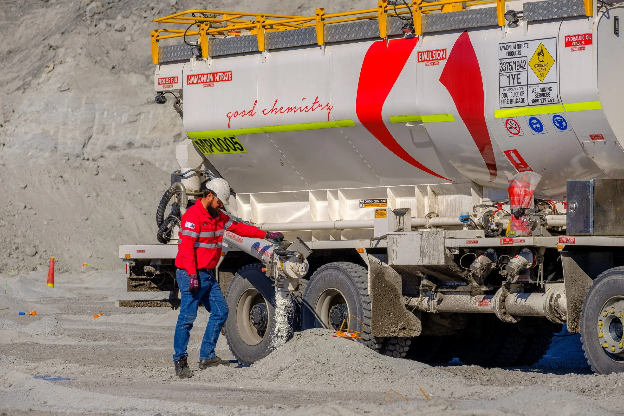 aeci-operator-bulk-delivery-vehicle-22.jpg