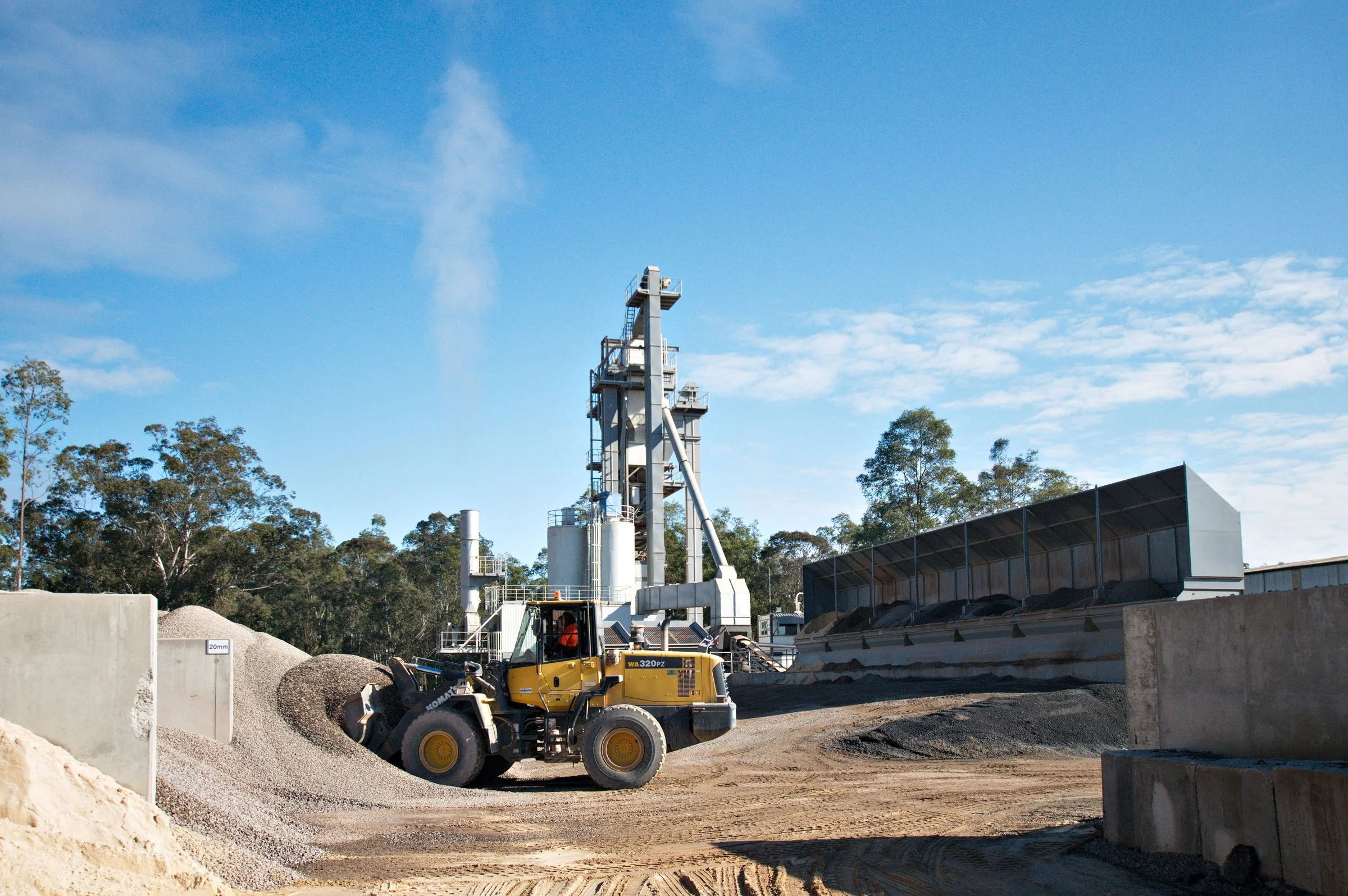 Fulton Hogan asphalt plant and loader at Rutherford NSW