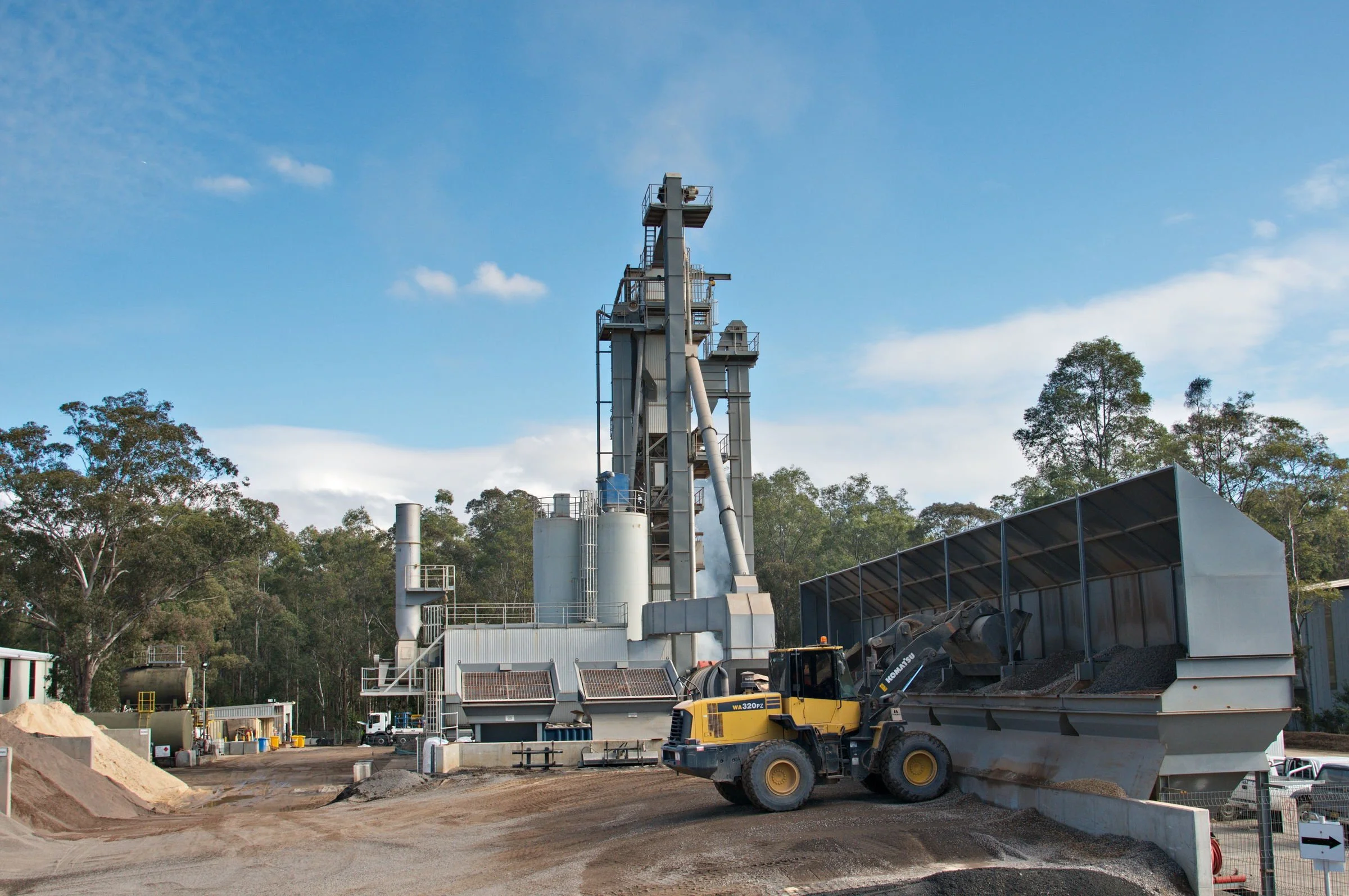 Fulton Hogan asphalt plant and loader at Rutherford NSW