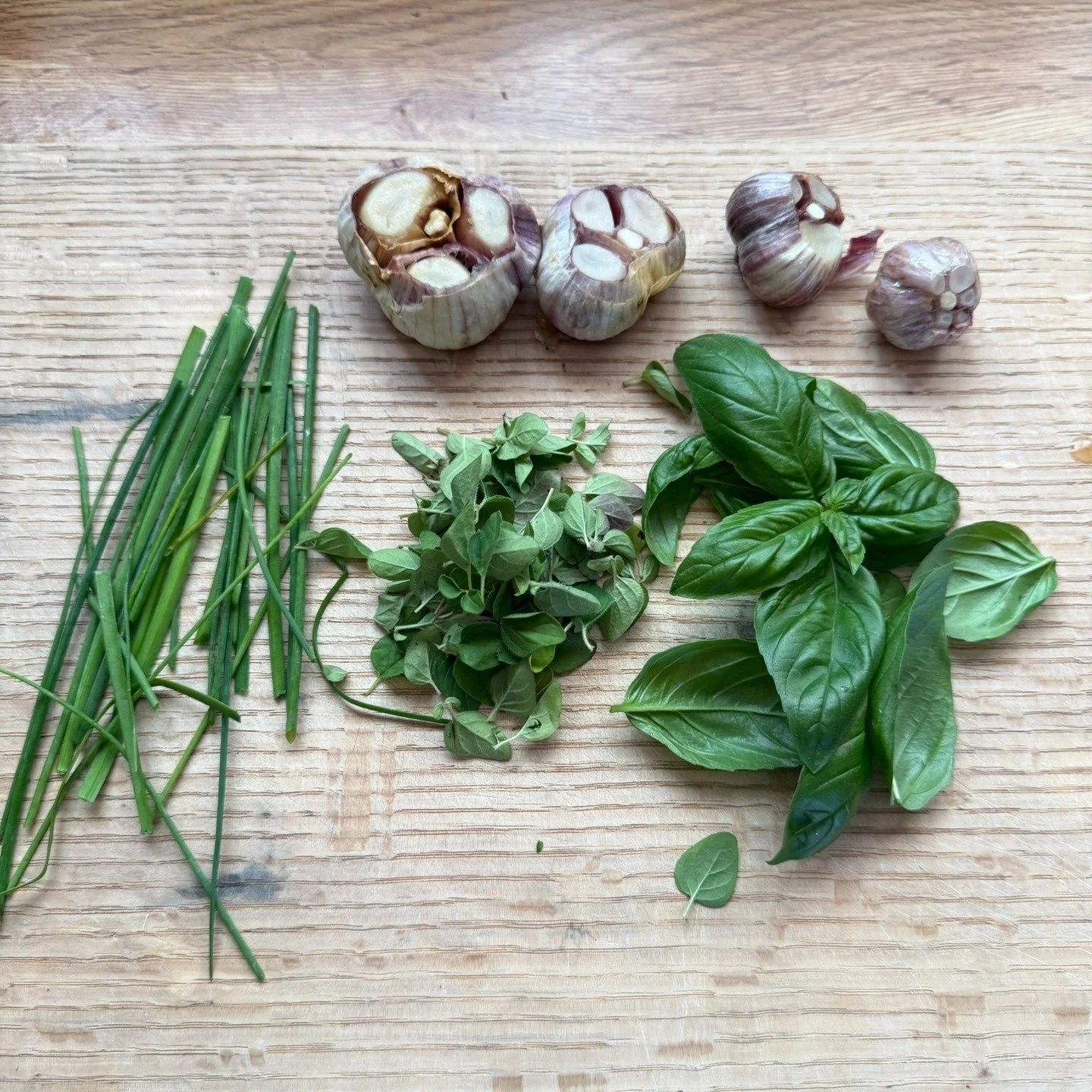 Raise your hand if garlic makes it into your kitchen at least a few times a week.

Now imagine the garlic in your favorite dish came from your own garden &mdash; fresh and flavorful. From mashed potatoes to pesto, garlic herb butter, pasta, and even 