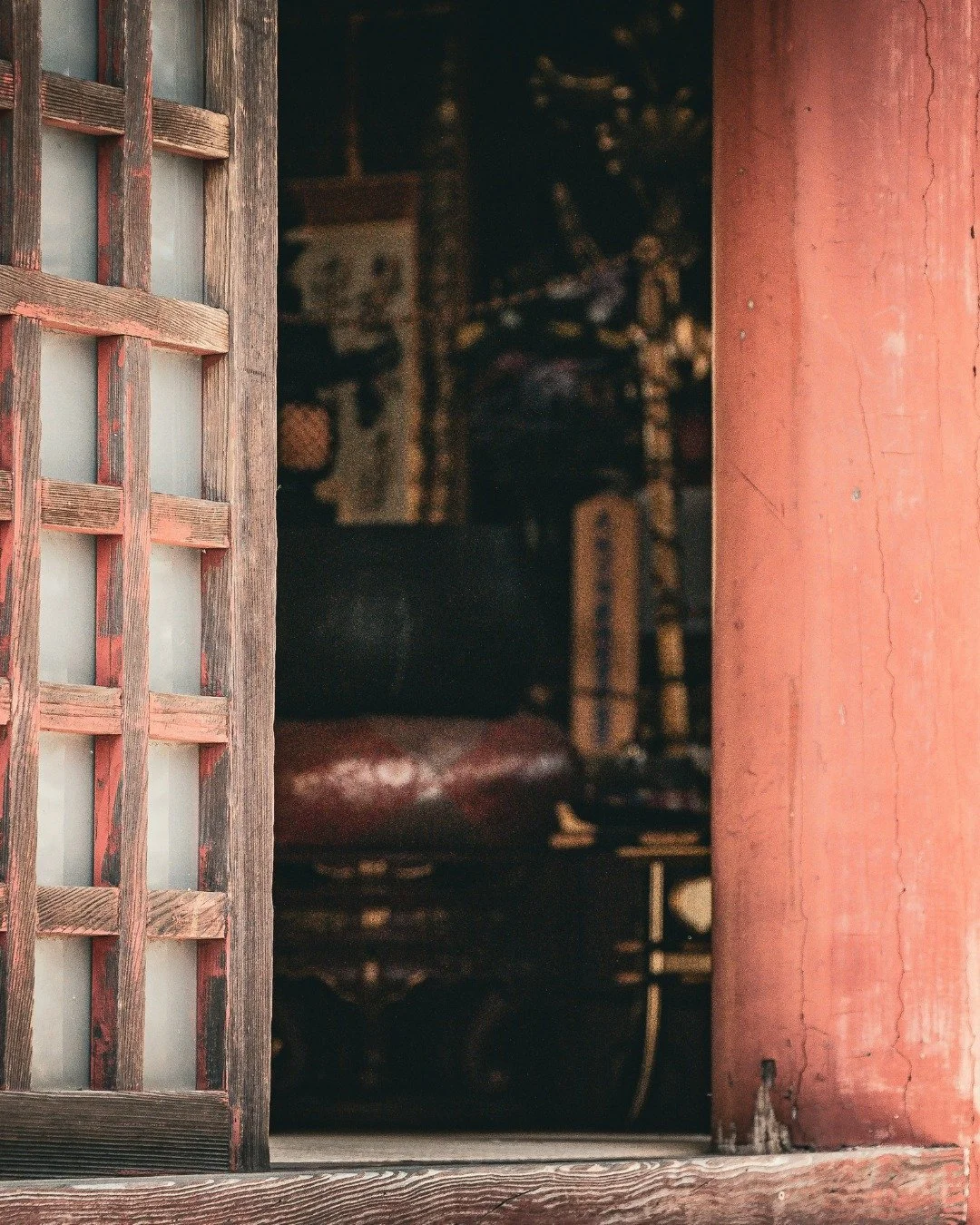 Mazu was sitting in meditation, hoping to become a buddha.
His teacher picked up a tile and began polishing it.
&ldquo;What are you doing?&rdquo;
&ldquo;Making a mirror.&rdquo;
&ldquo;How can polishing a tile make a mirror?&rdquo;
&ldquo;How can sitt
