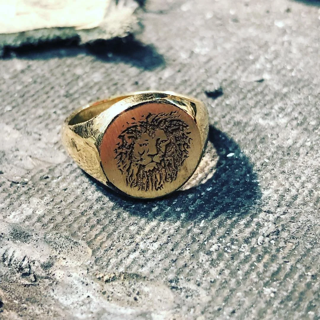 Lion engraved on a ring