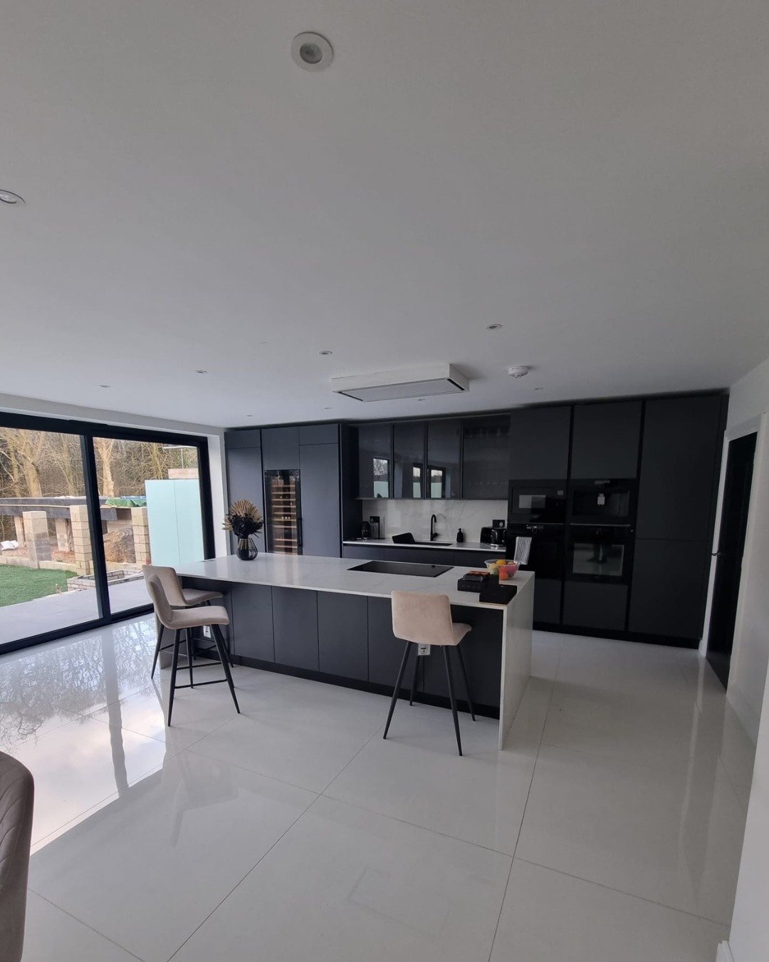 Recently completed project delivered by one of our trusted construction partners.

A full transformation from an outdated property to a modern, high spec home, rear extension, full renovation and quality finishes throughout.

This is the level of wor