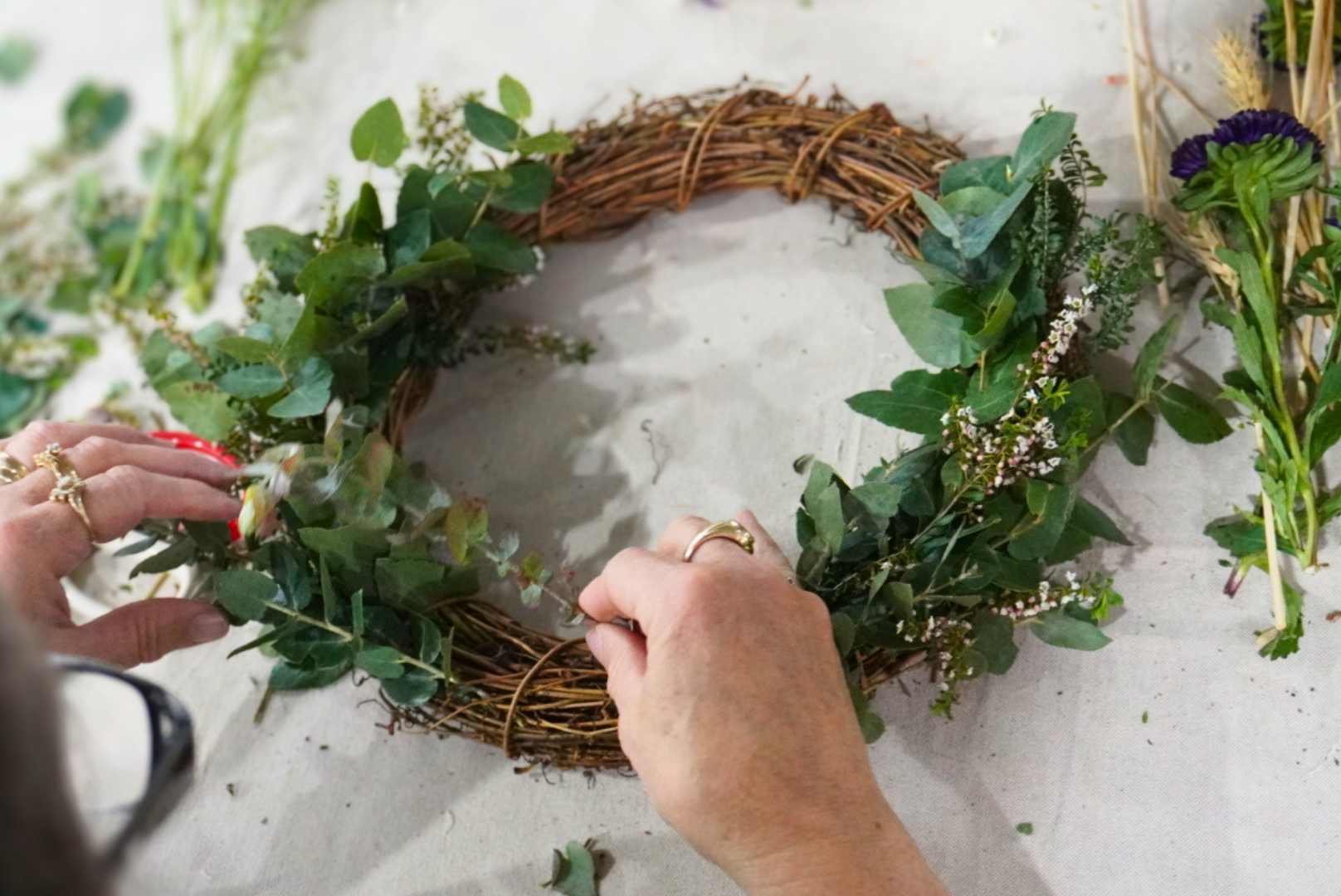6_Wreath 1.png