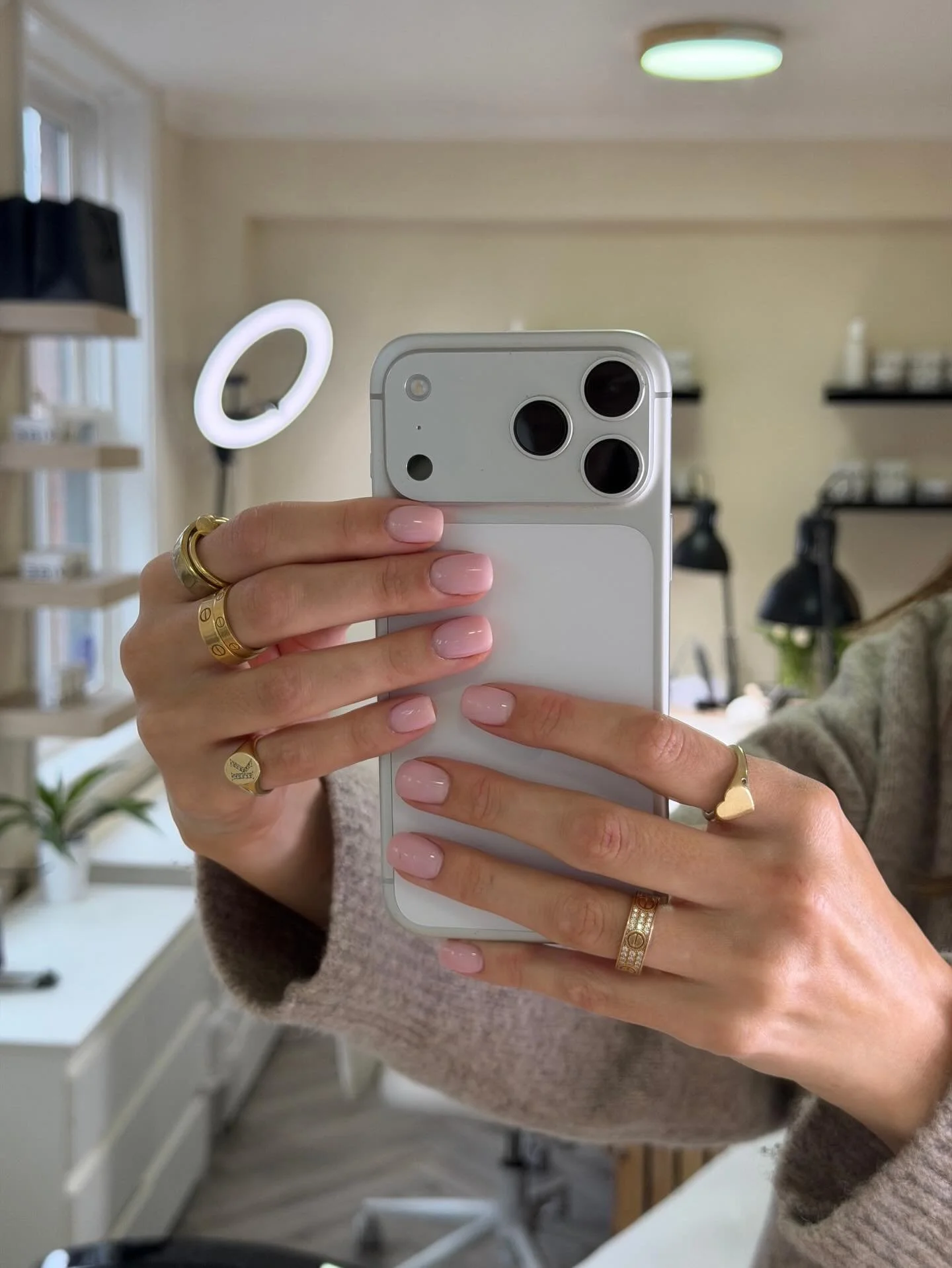 POV: you see your nails after we finish 😍✨⁠
This never gets old.⁠
⁠
BIAB Manicure as seen on @katherine.pilkington⁠
⁠
Tag the person you send your nail pics to 📸⁠
⁠
#FreshNails #BIABNails #SundaysSalons