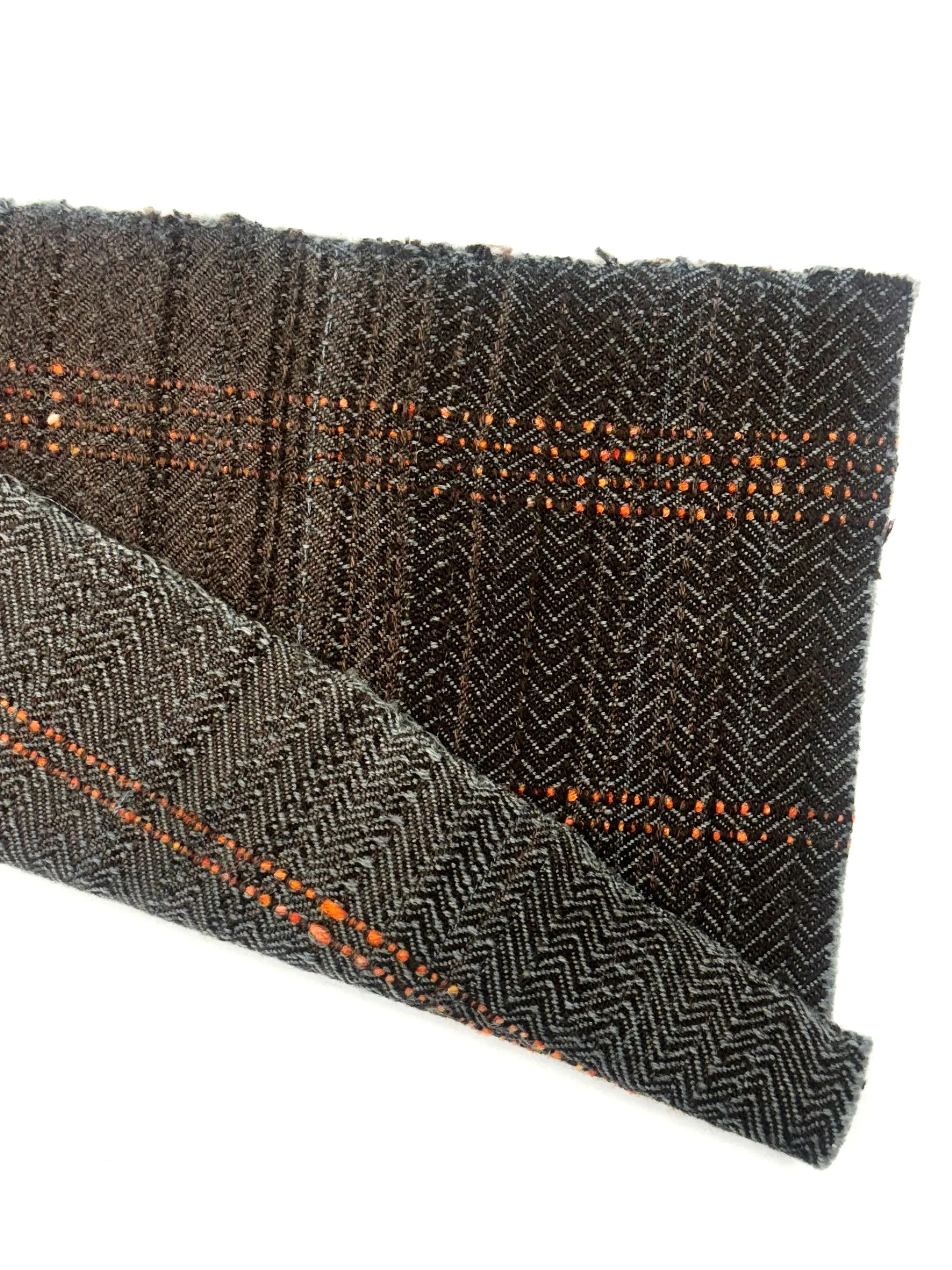 Dashing Tweeds x CSM |
Menswear Suiting Fabrics
Wool and Cotton on 8 shaft Table loom