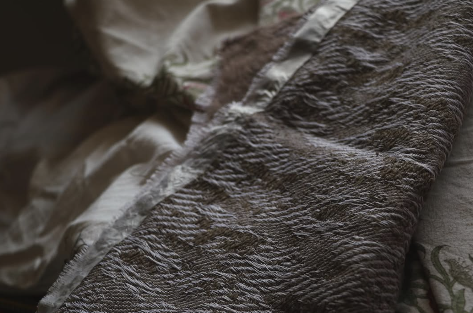 Jacquard (TC2)
Cotton with Linen, Mohair and Wool.
