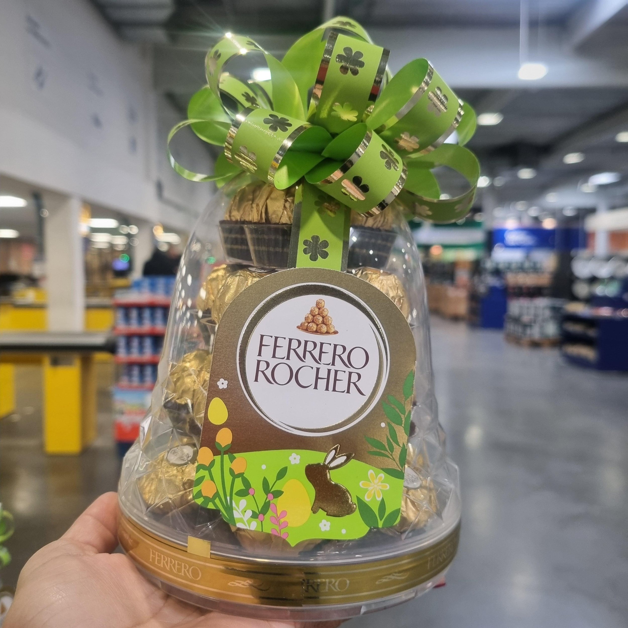 Bouchées de chocolat au lait et noisettes FERRERO ROCHER - 100gr